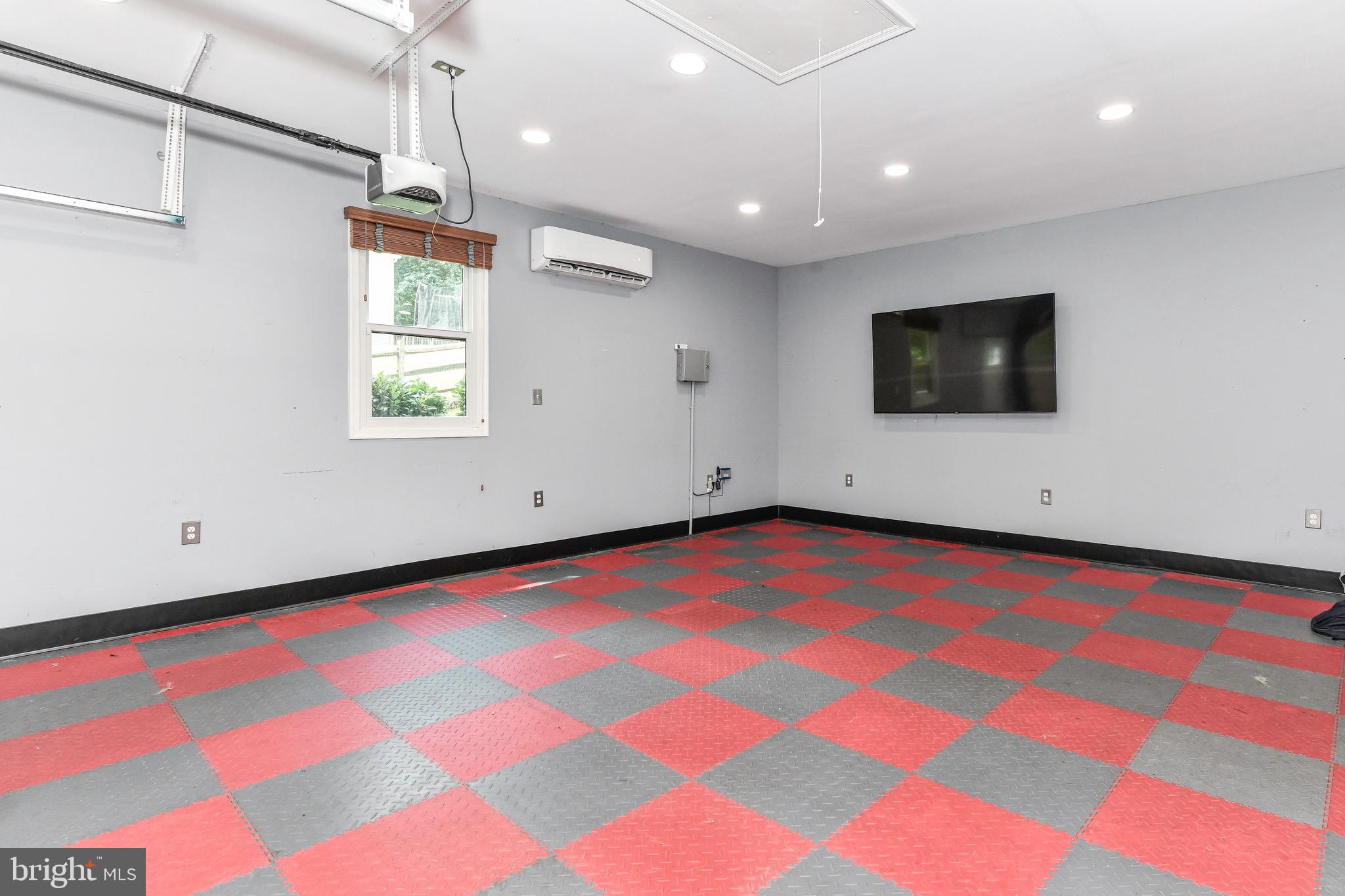 HICKORY CREEK - Residential