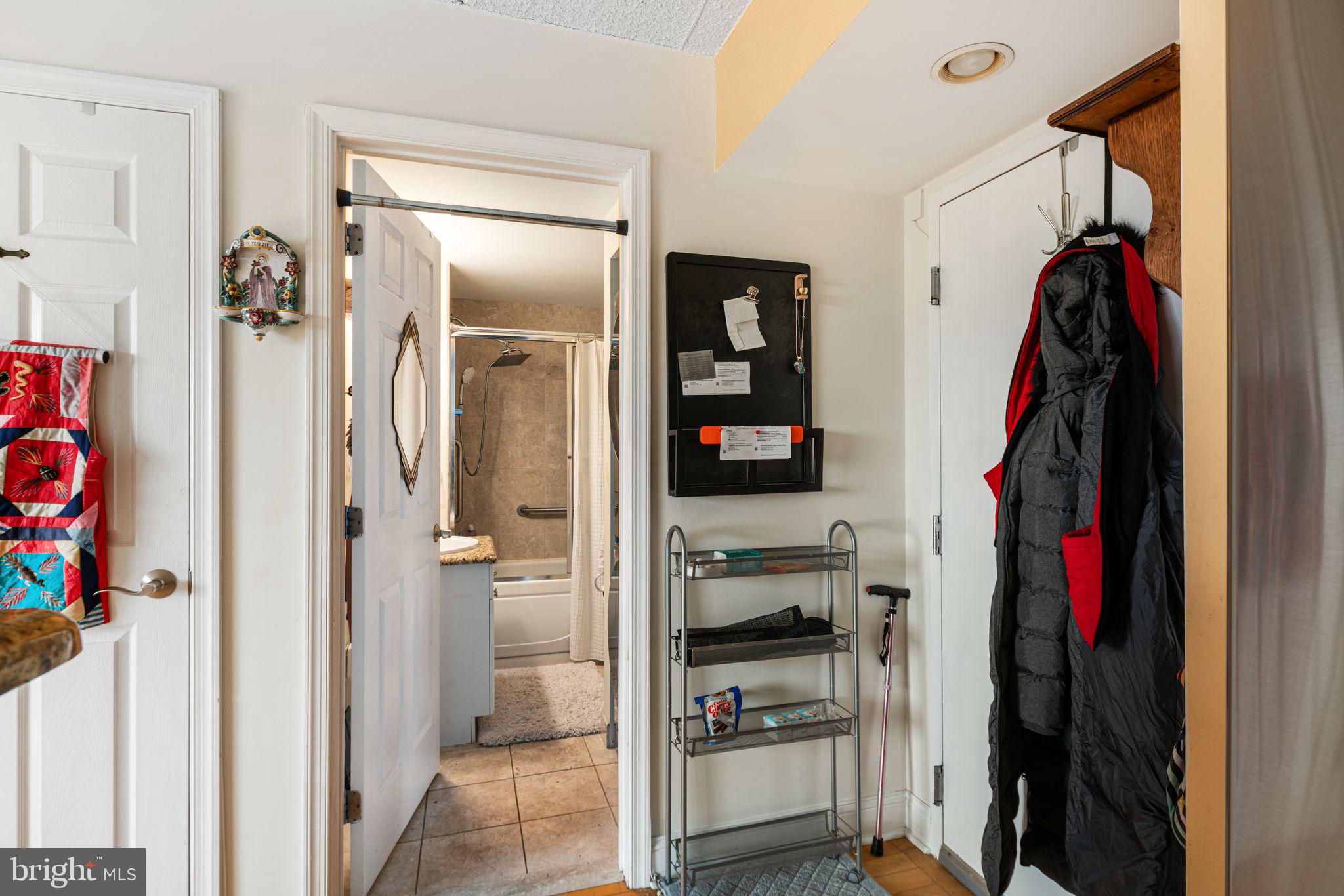 SOCIETY HILL - Residential Lease