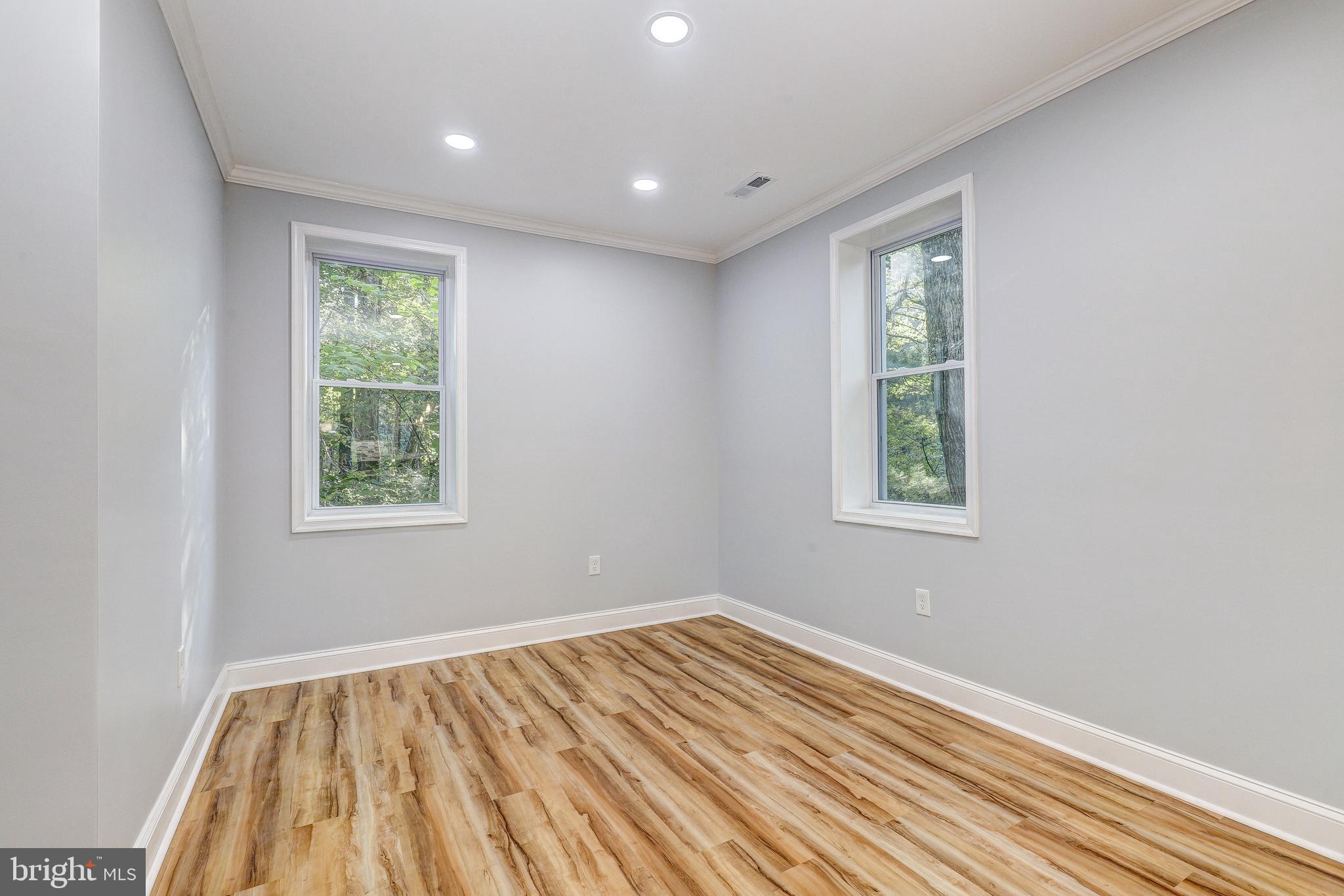 COUNTY SIDE - Residential