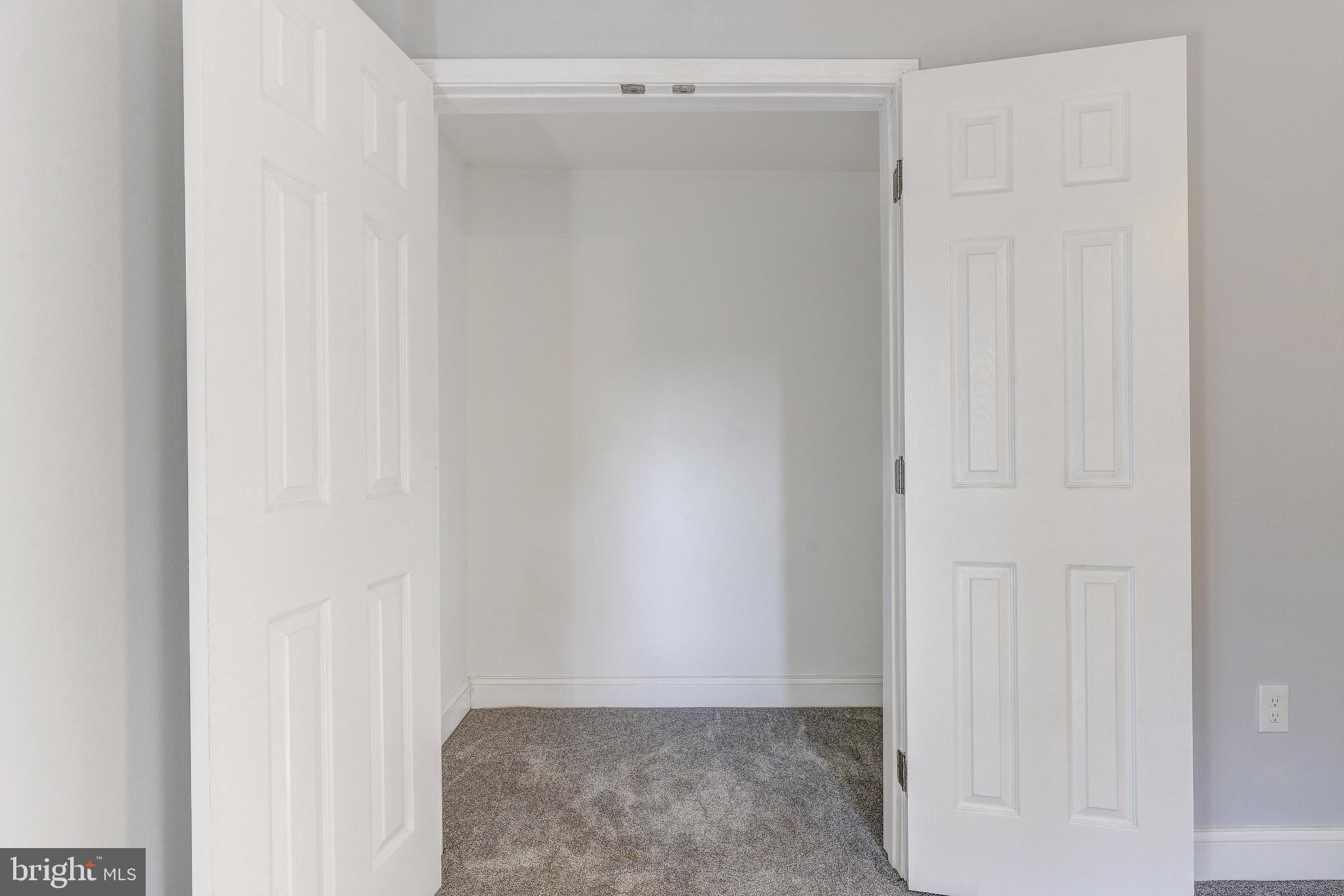 COUNTY SIDE - Residential