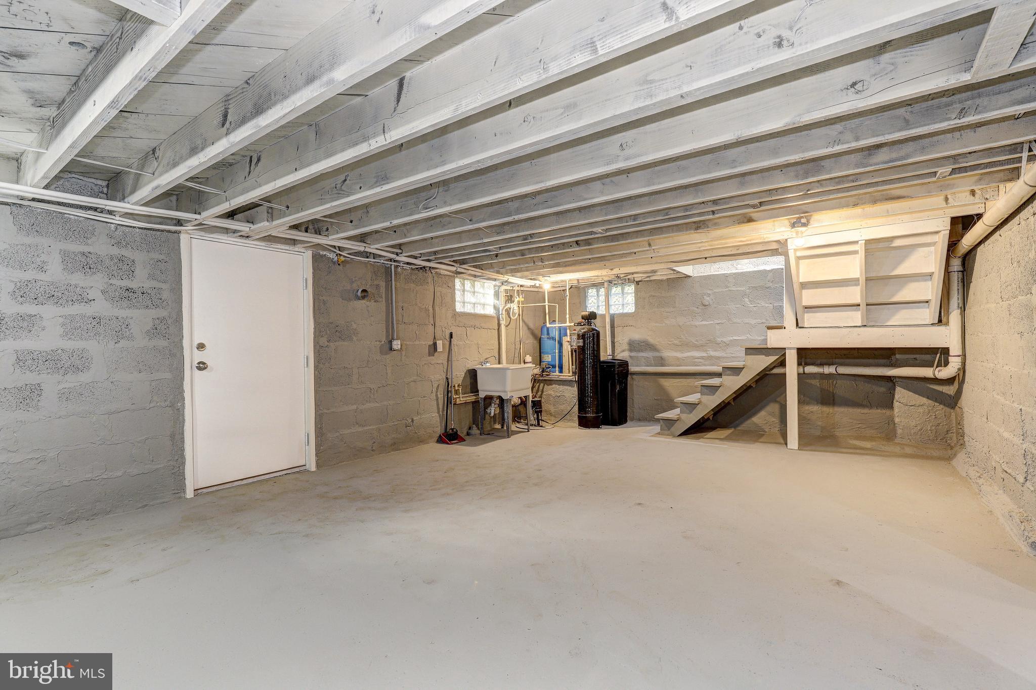 COUNTY SIDE - Residential