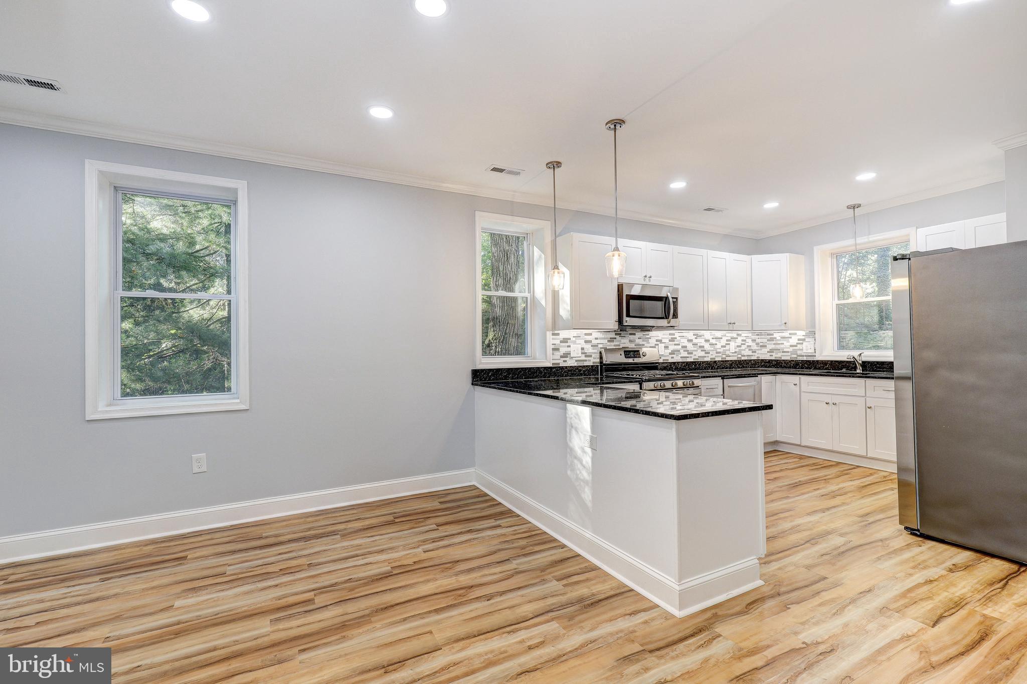 COUNTY SIDE - Residential