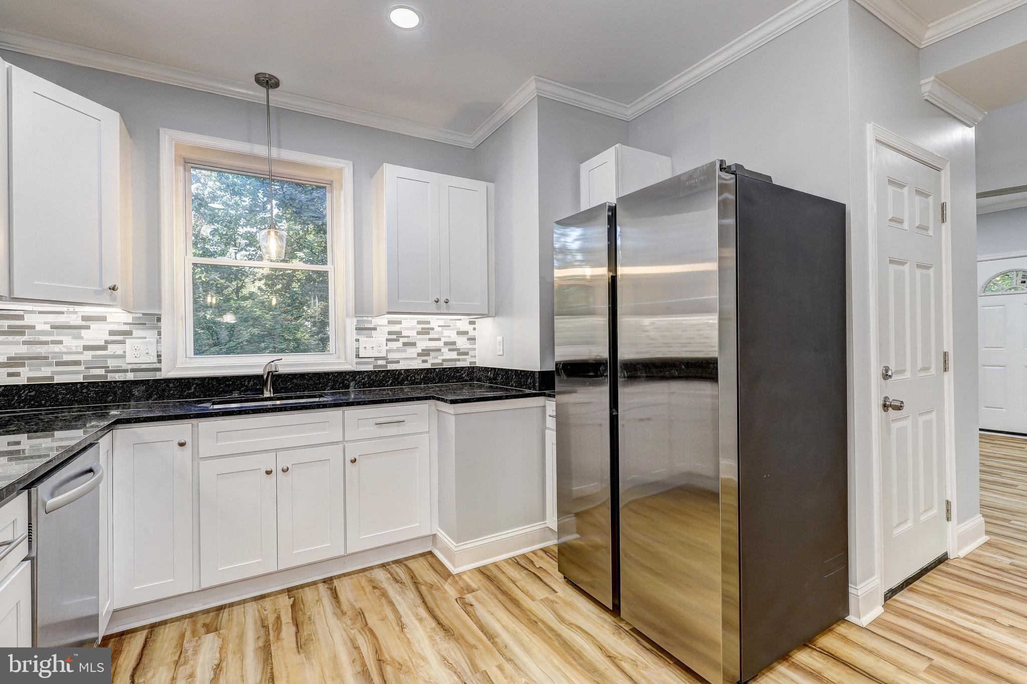 COUNTY SIDE - Residential