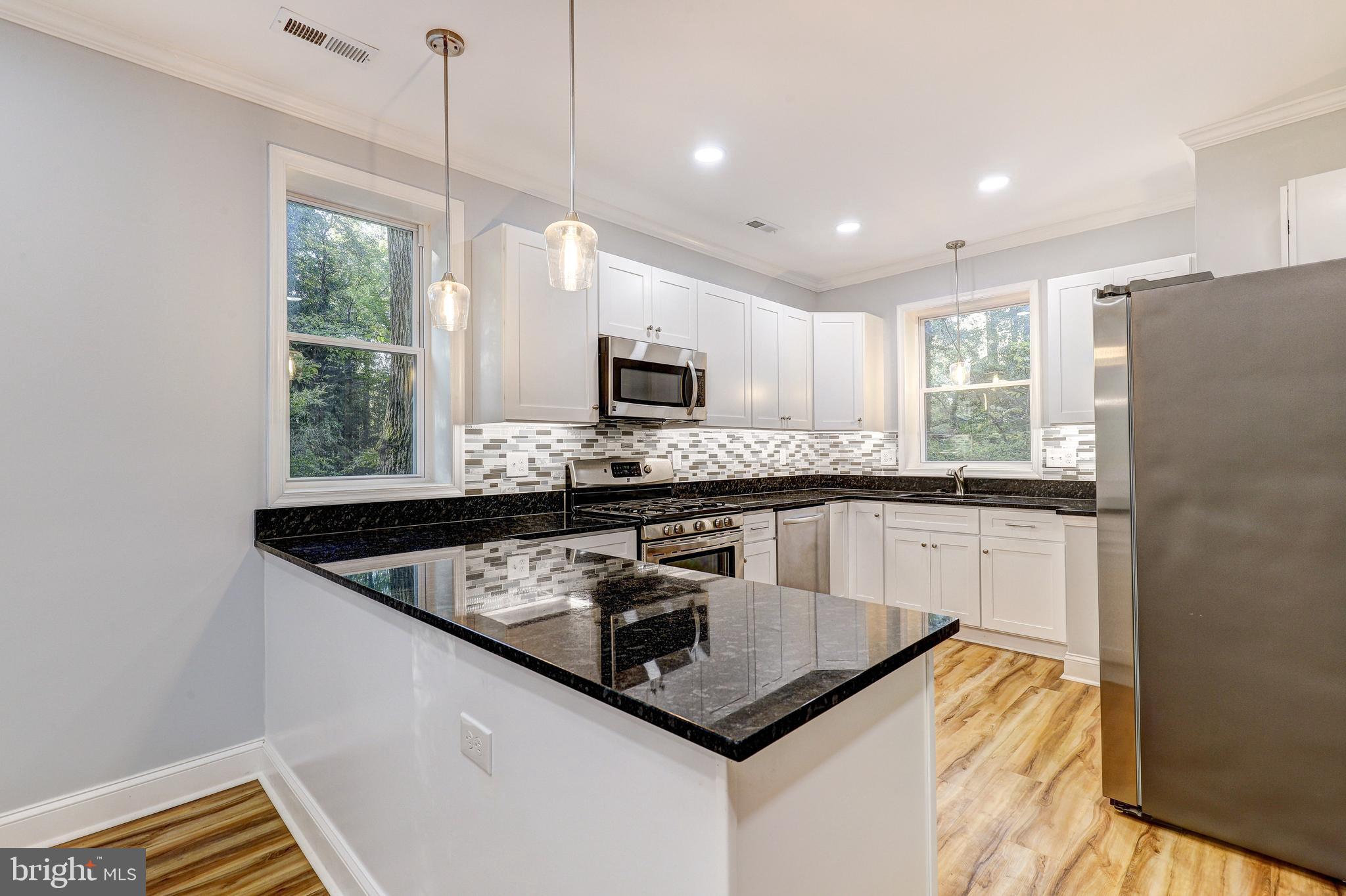 COUNTY SIDE - Residential