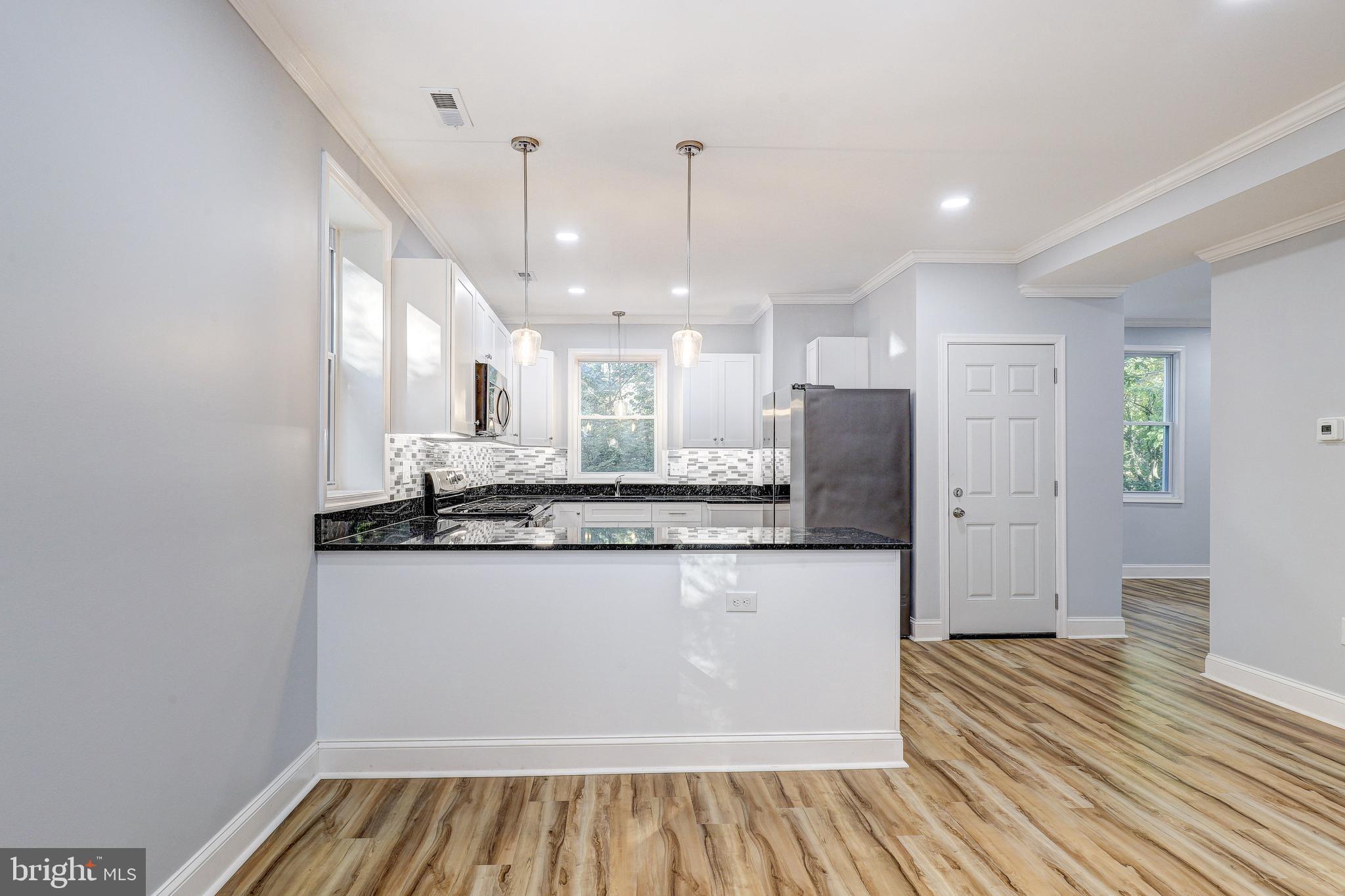 COUNTY SIDE - Residential