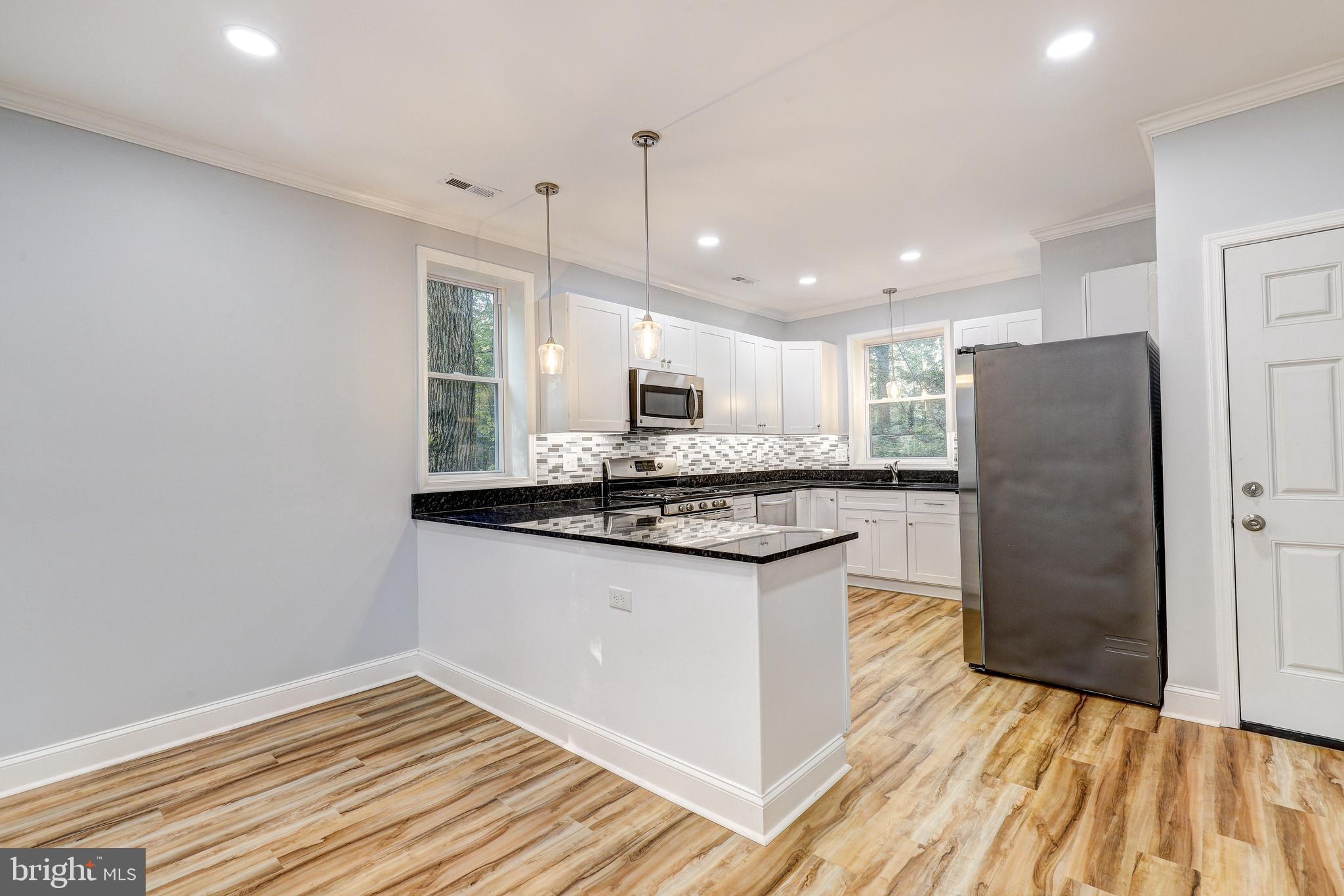 COUNTY SIDE - Residential