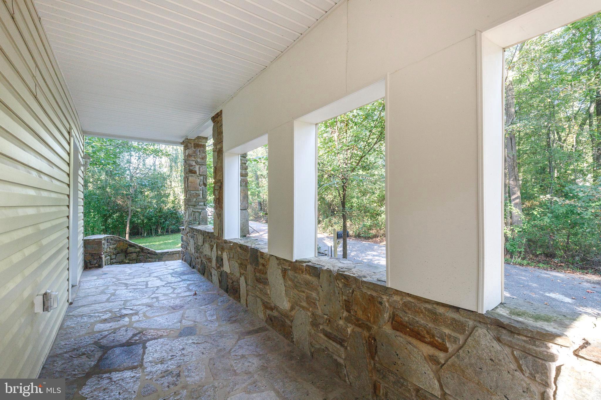 COUNTY SIDE - Residential