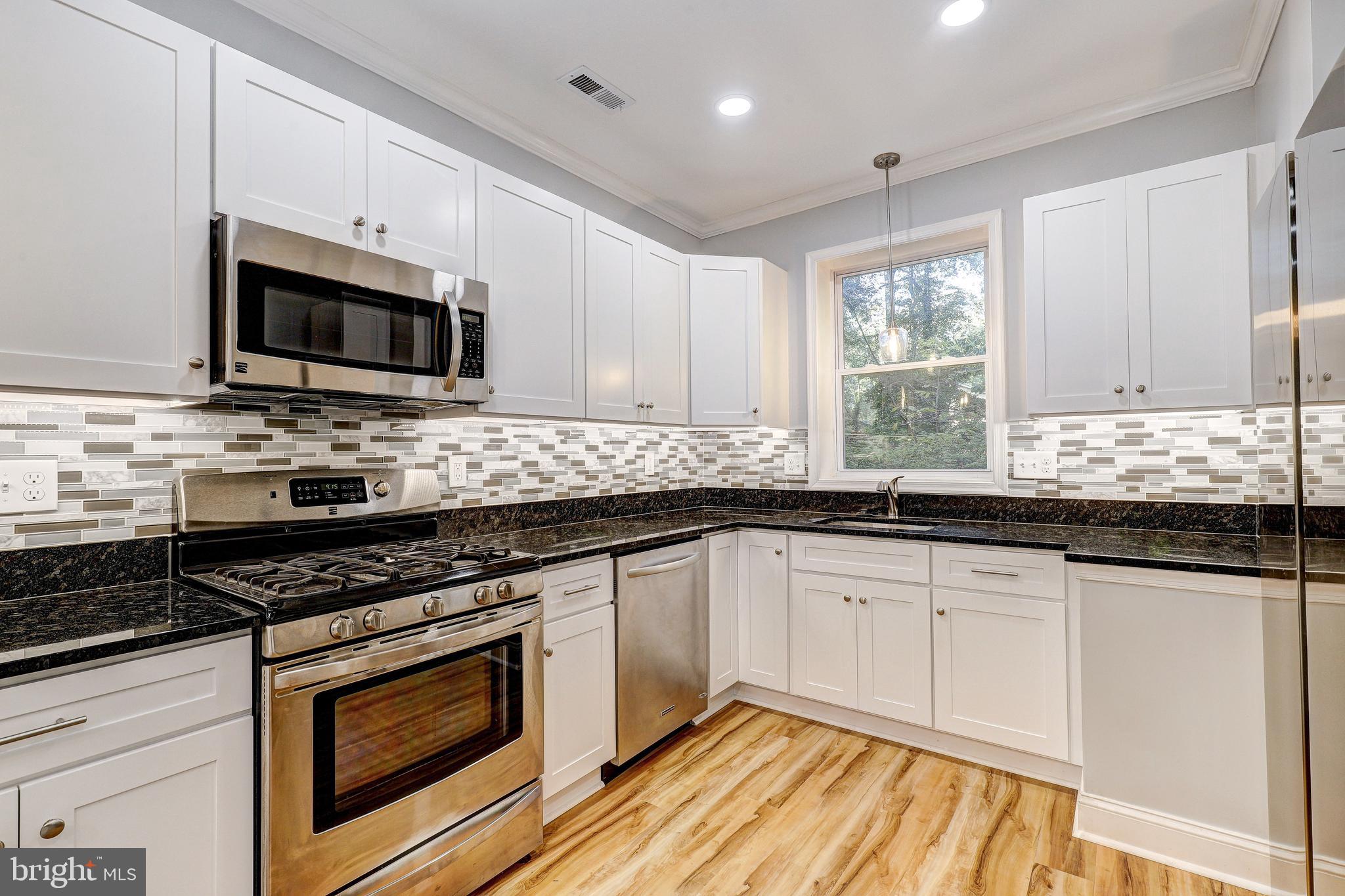 COUNTY SIDE - Residential