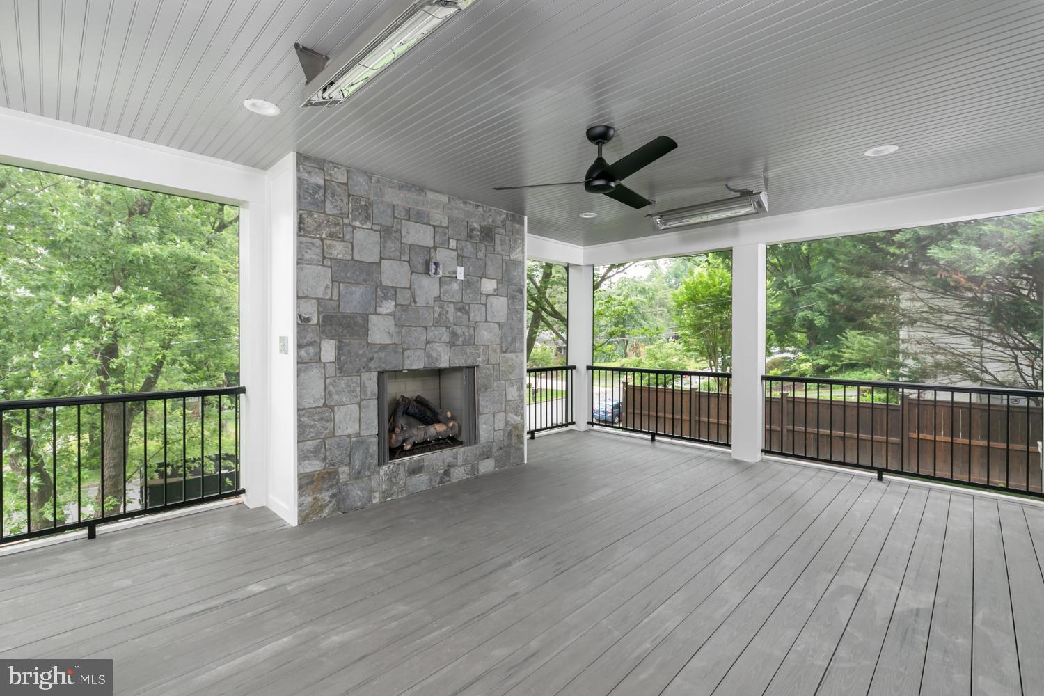 CHESTERBROOK WOODS - Residential