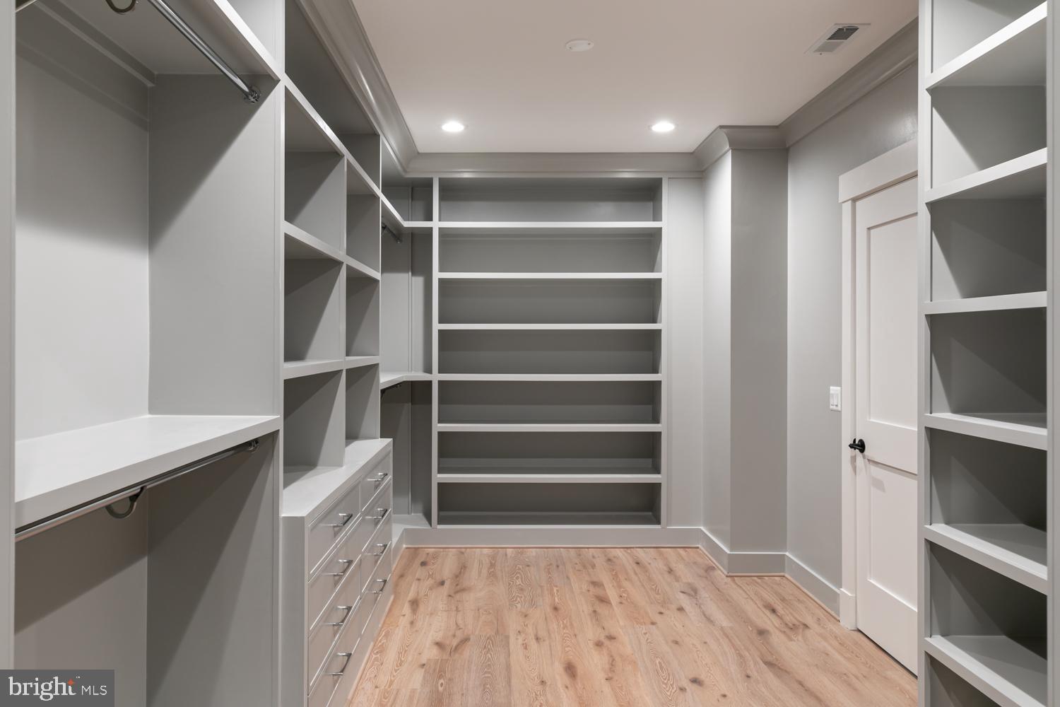 CHESTERBROOK WOODS - Residential