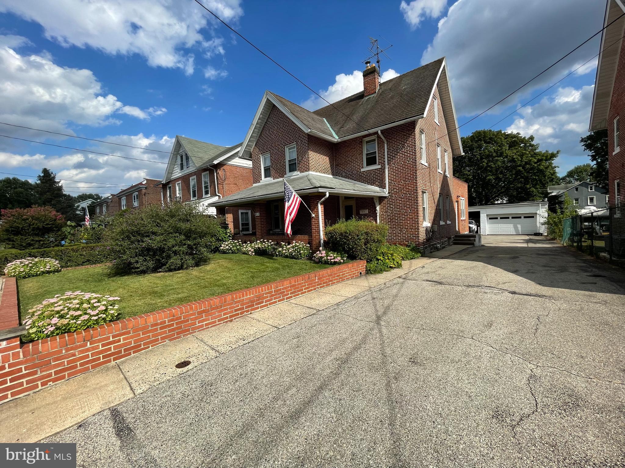 ADMORE - Residential