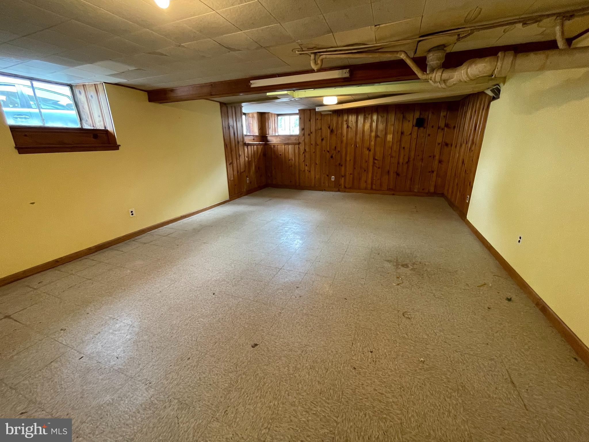 ADMORE - Residential