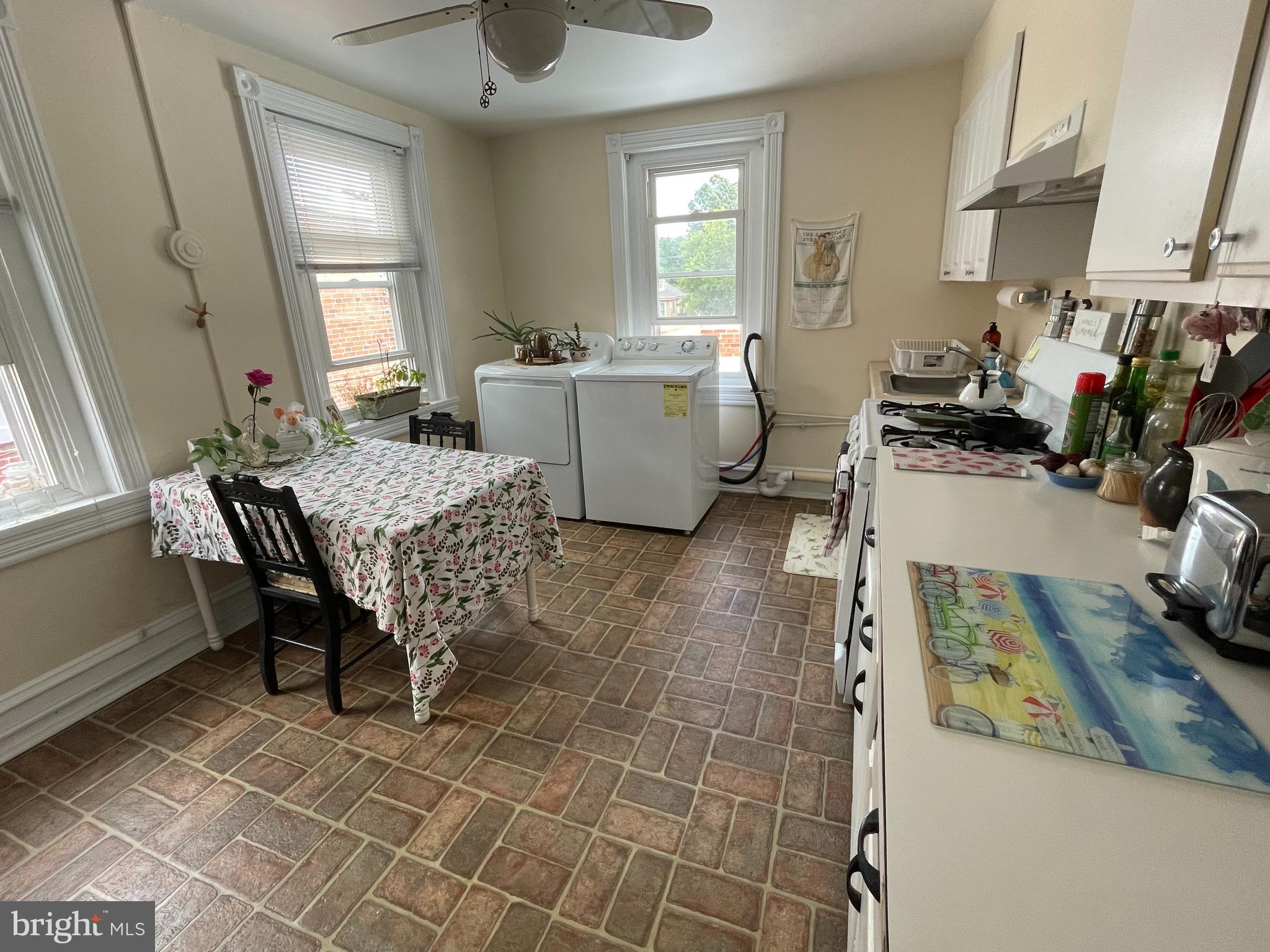 ADMORE - Residential