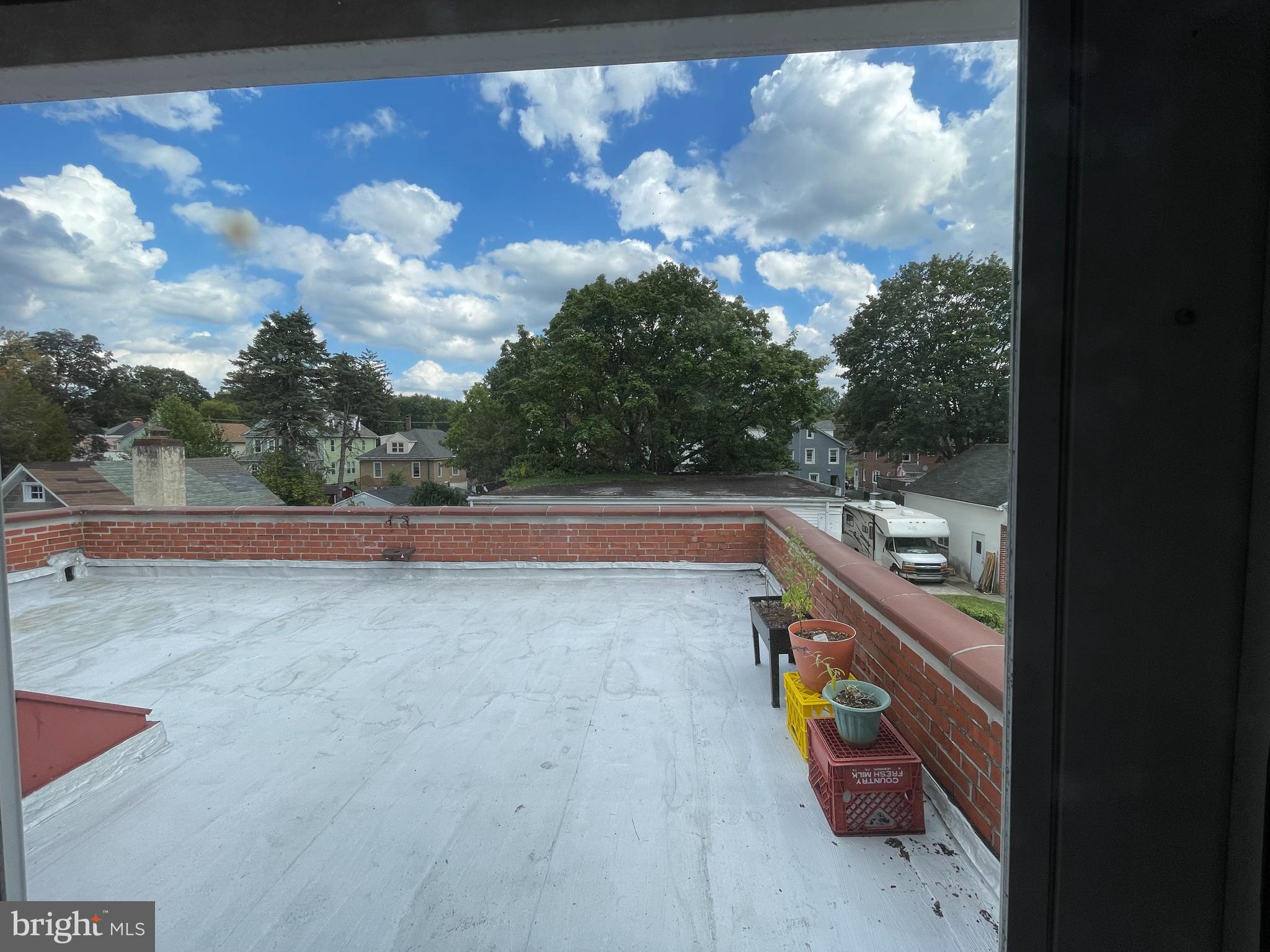 ADMORE - Residential