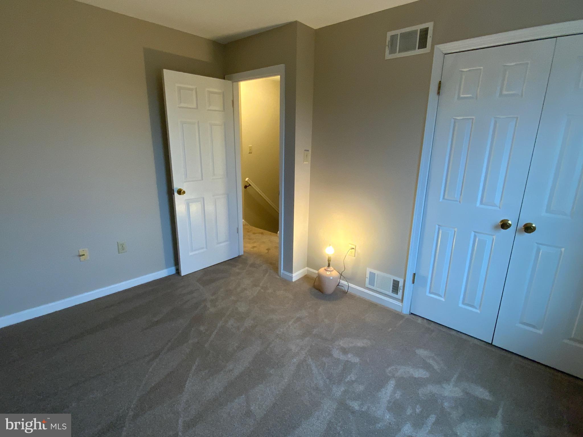 SPRING KNOLL - Residential