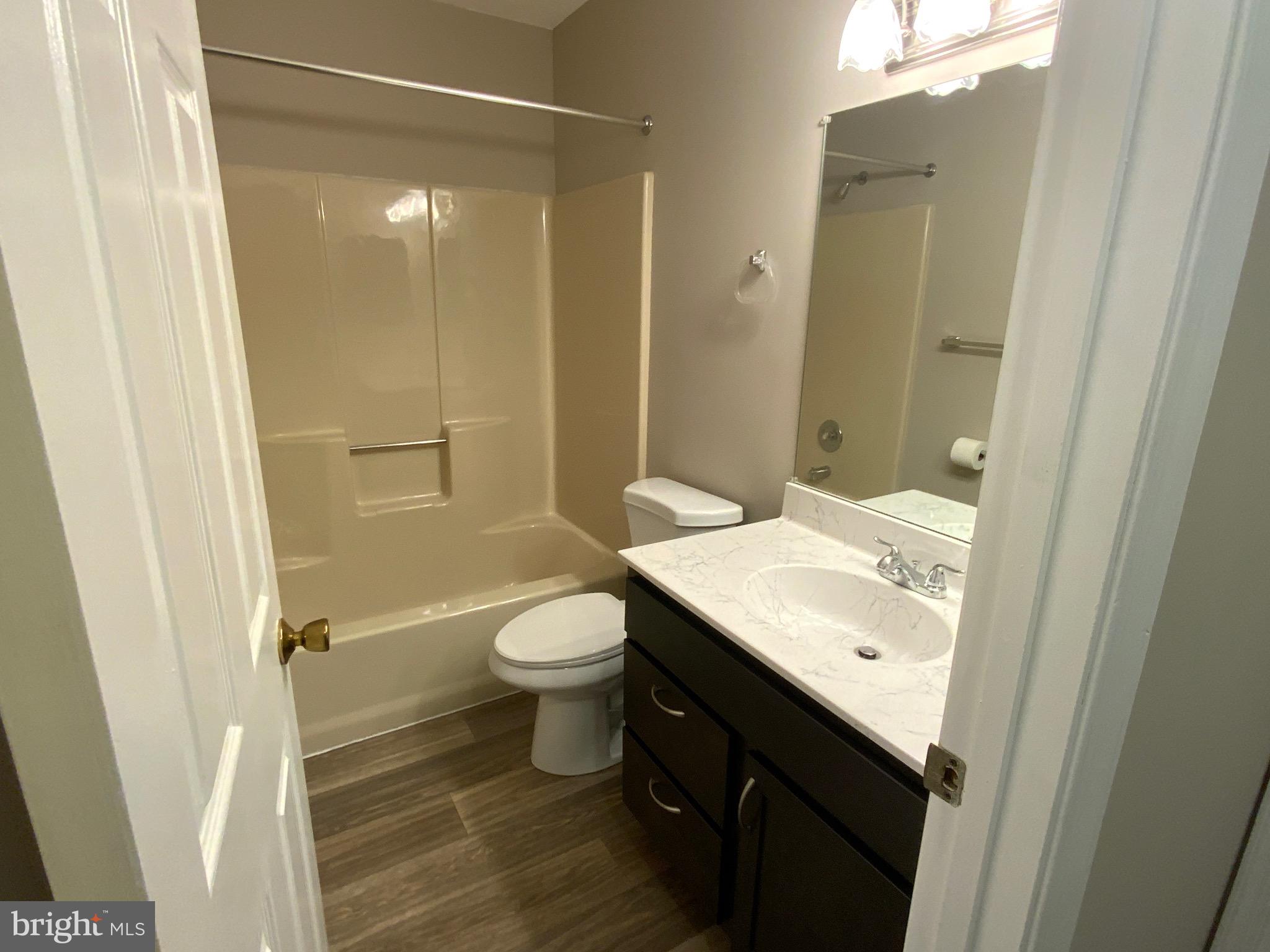 SPRING KNOLL - Residential