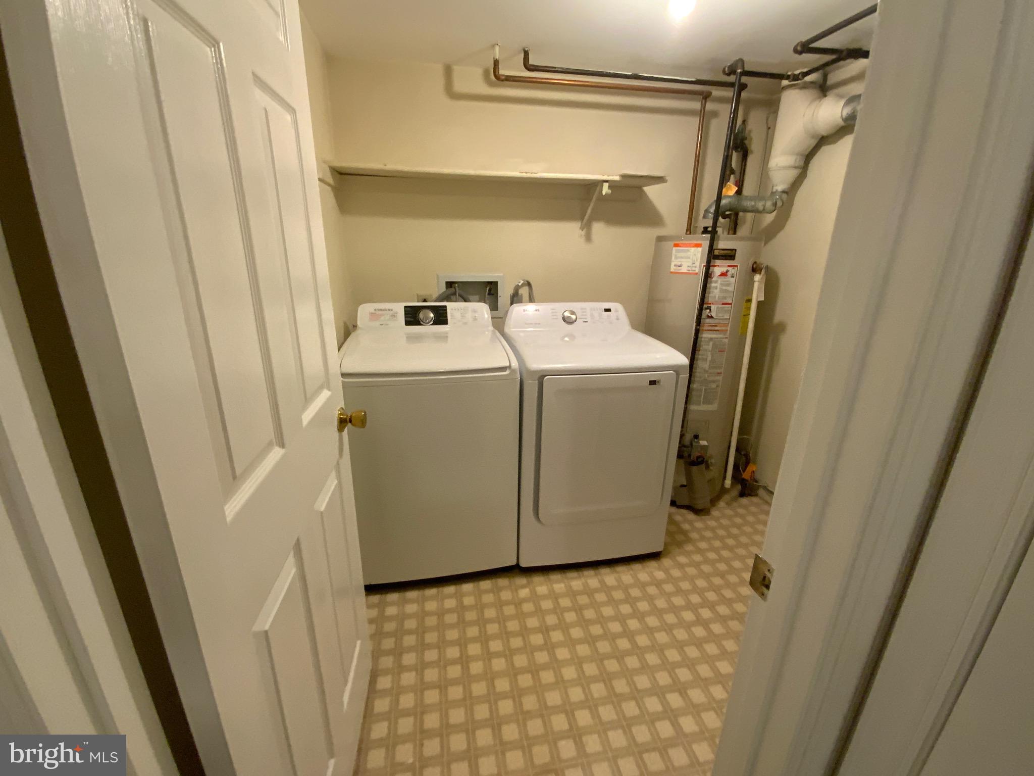 SPRING KNOLL - Residential