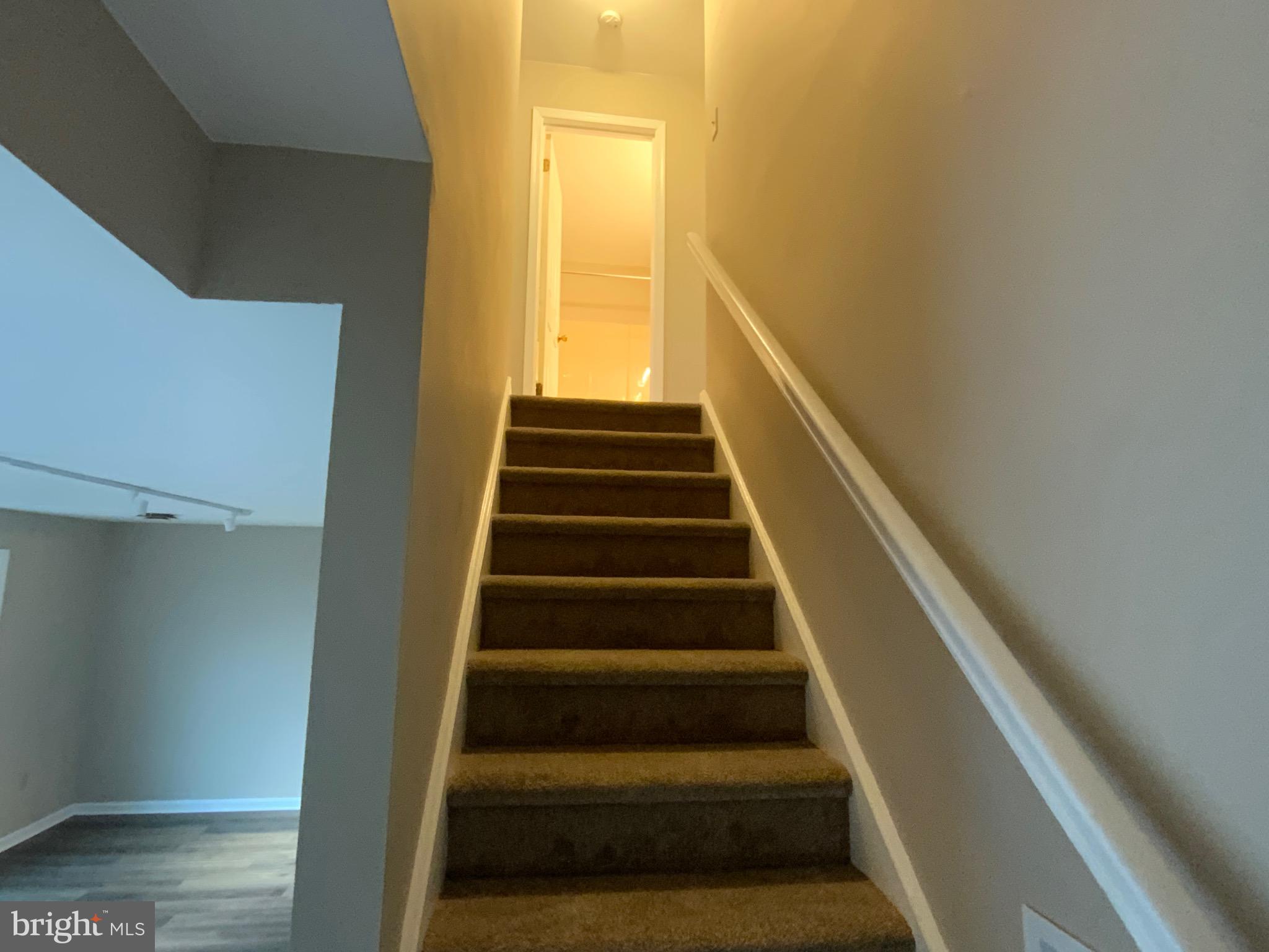 SPRING KNOLL - Residential