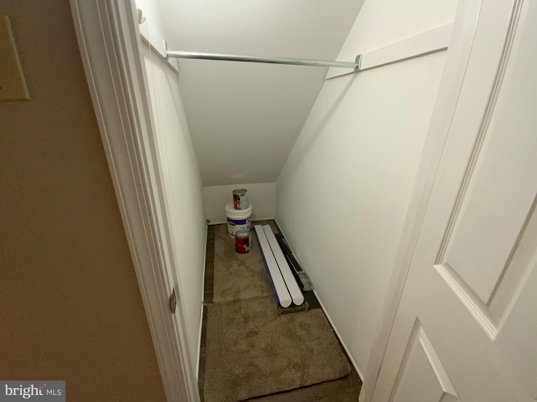 SPRING KNOLL - Residential