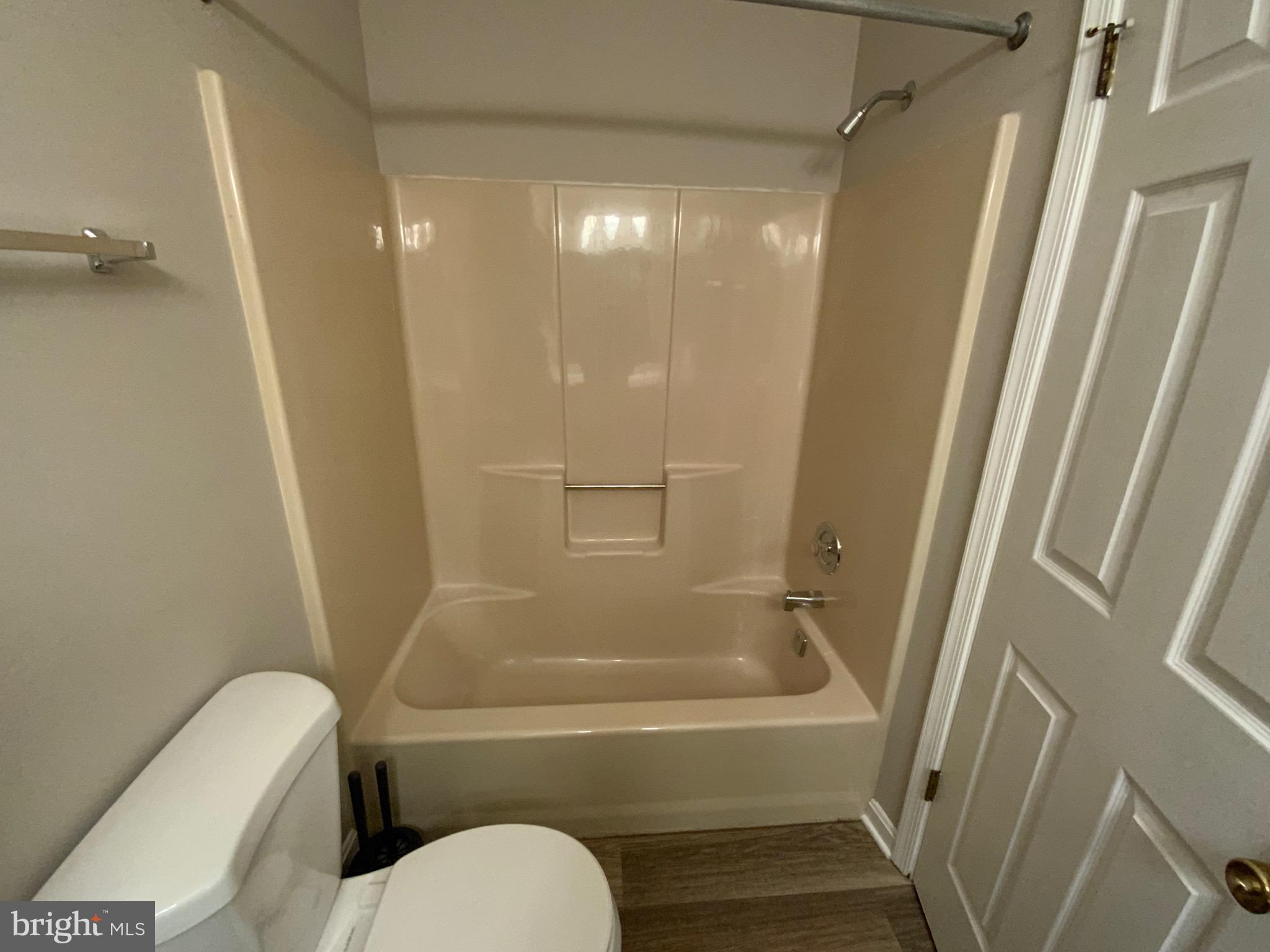 SPRING KNOLL - Residential