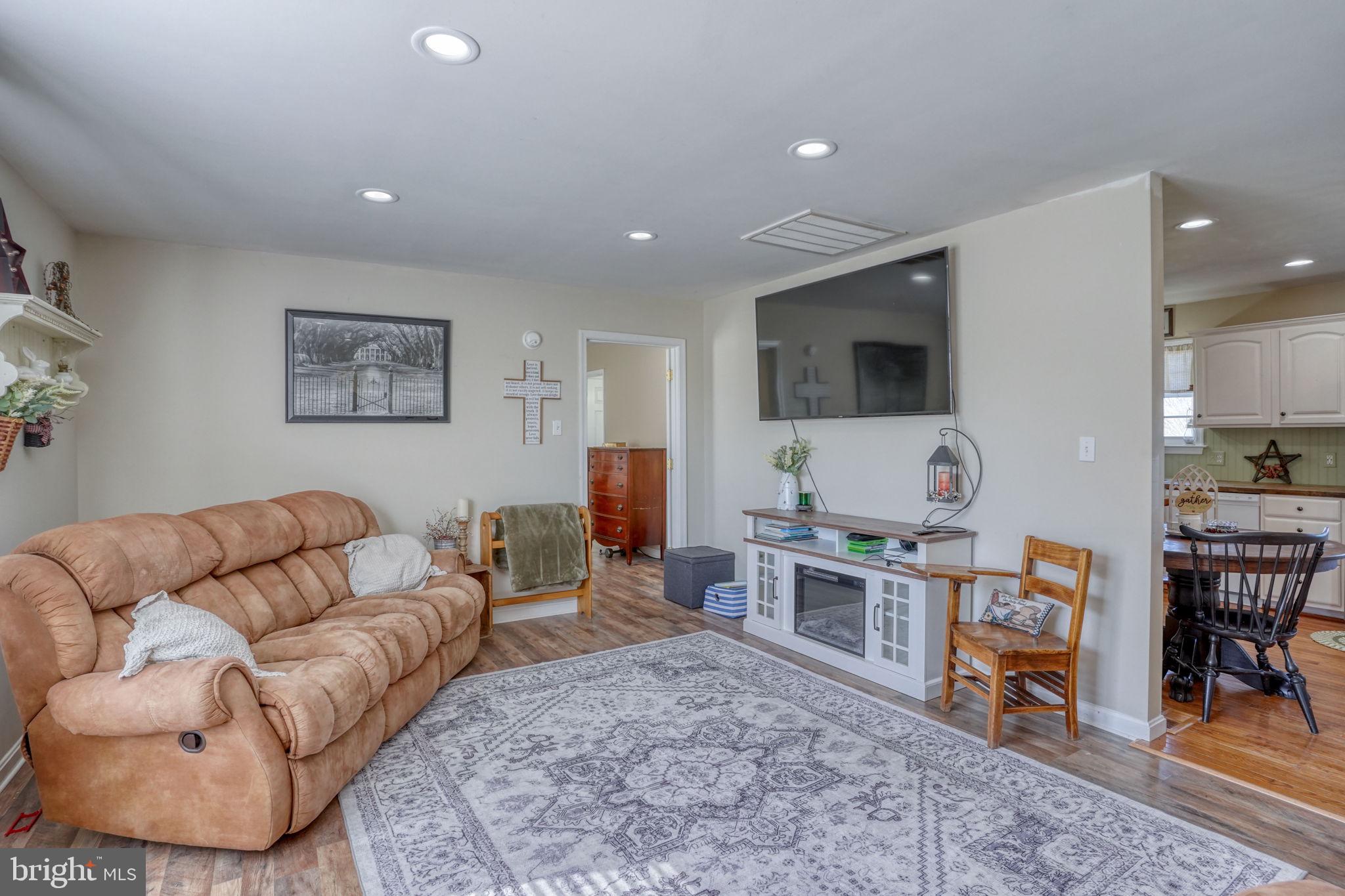 BACKLANDING ESTATES - Residential