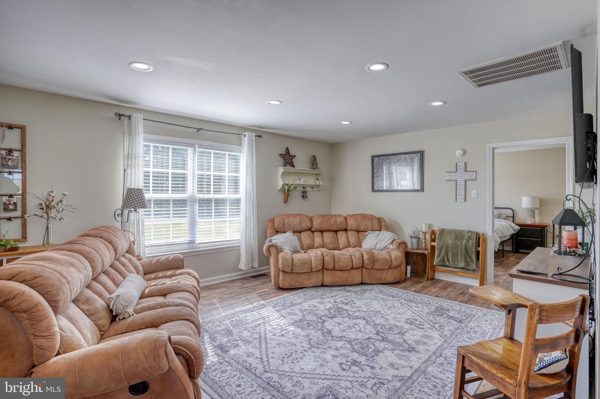 BACKLANDING ESTATES - Residential