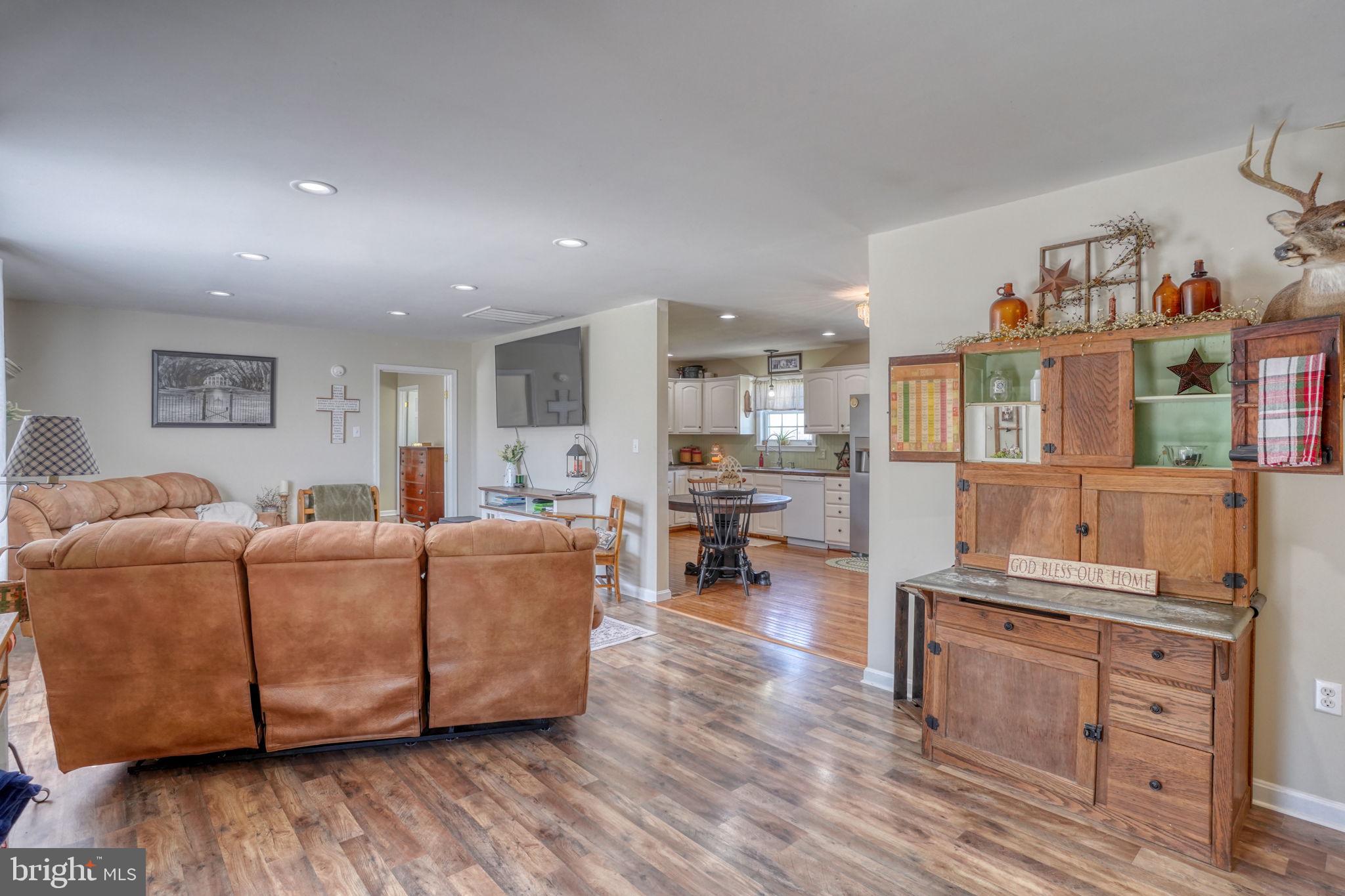 BACKLANDING ESTATES - Residential