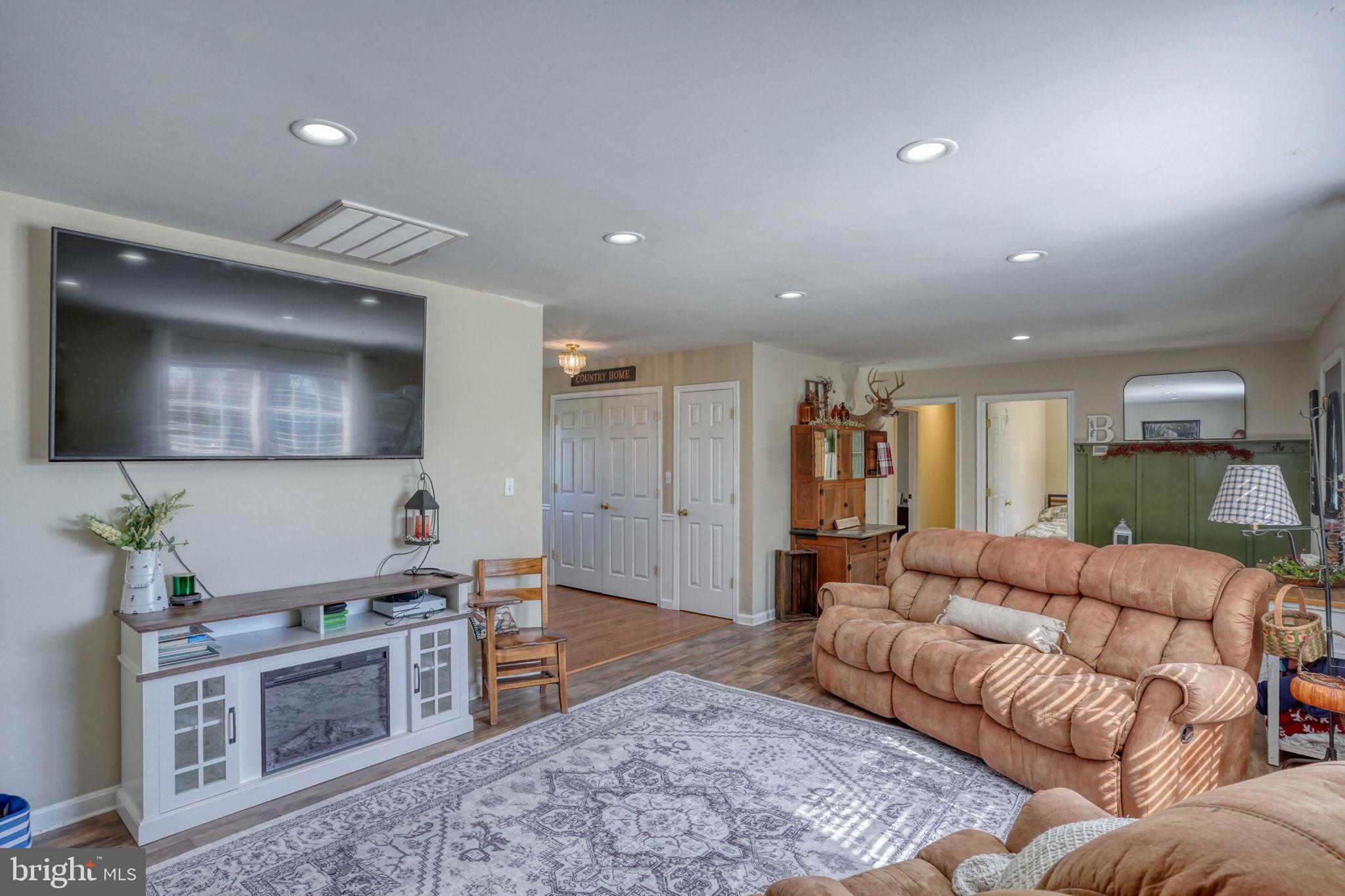 BACKLANDING ESTATES - Residential