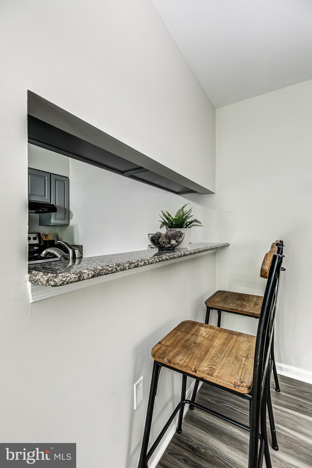 CROMWELL FOUNTAIN - Residential