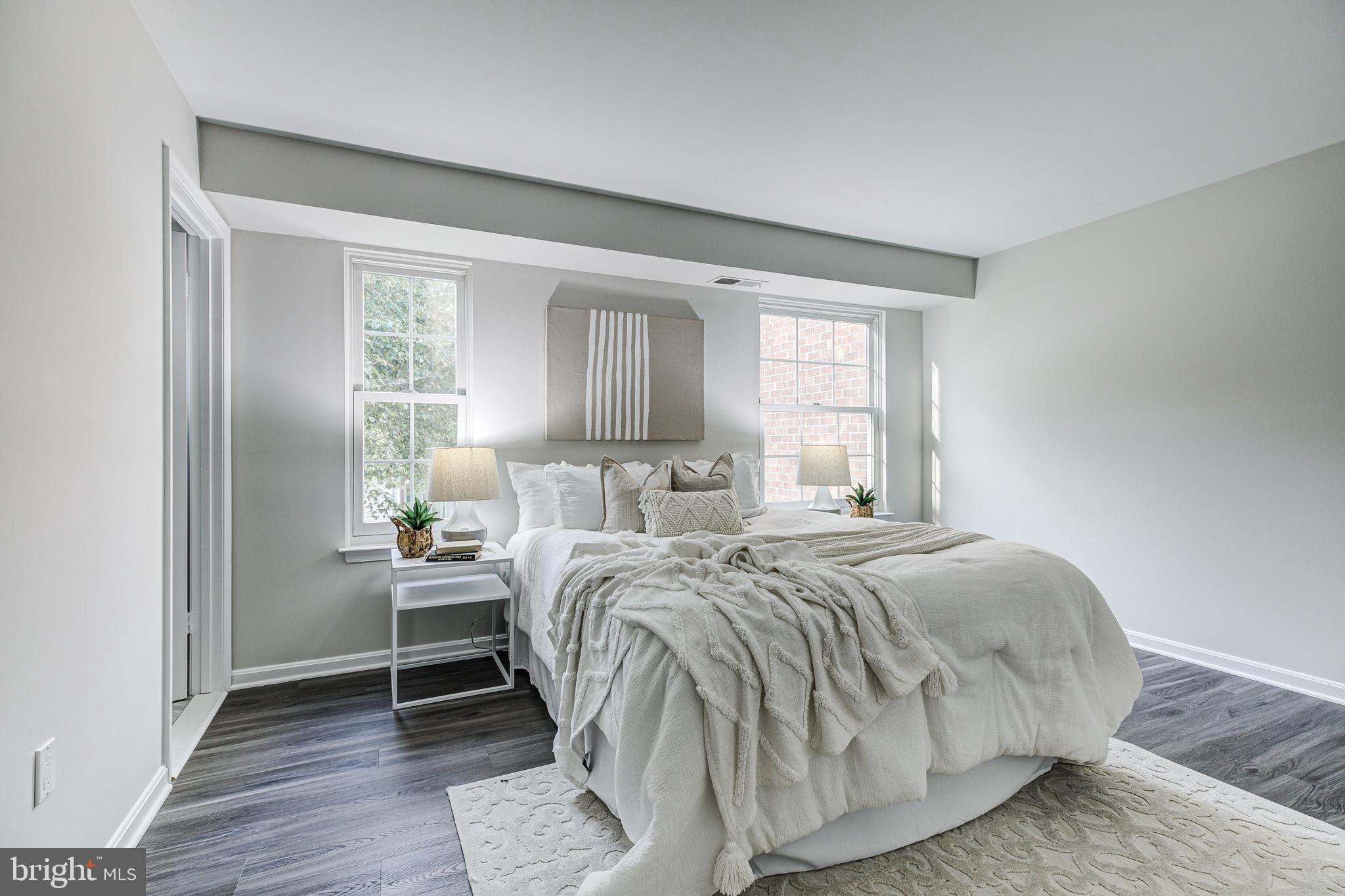 CROMWELL FOUNTAIN - Residential