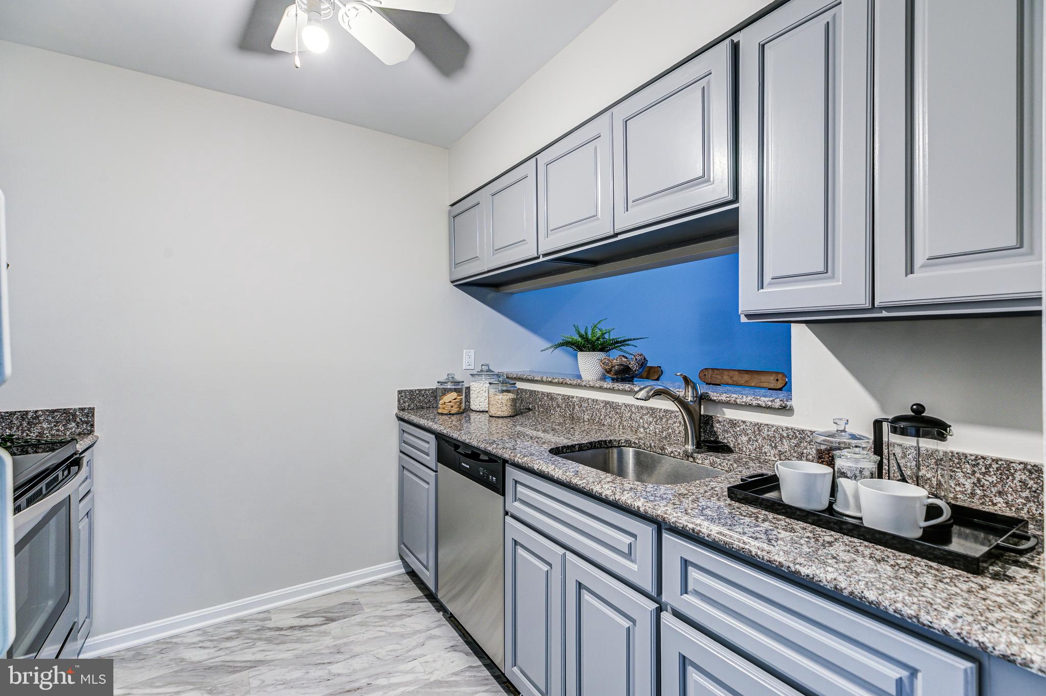 CROMWELL FOUNTAIN - Residential