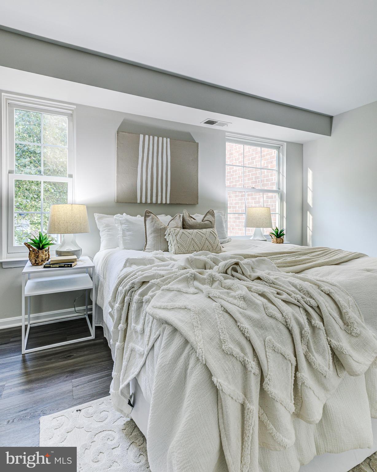 CROMWELL FOUNTAIN - Residential