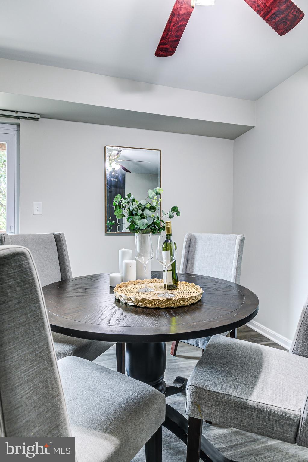 CROMWELL FOUNTAIN - Residential