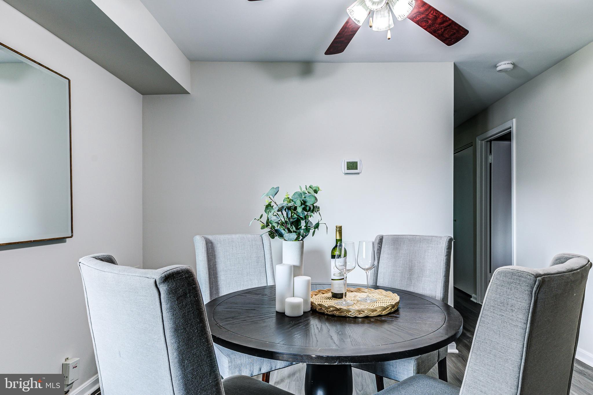 CROMWELL FOUNTAIN - Residential