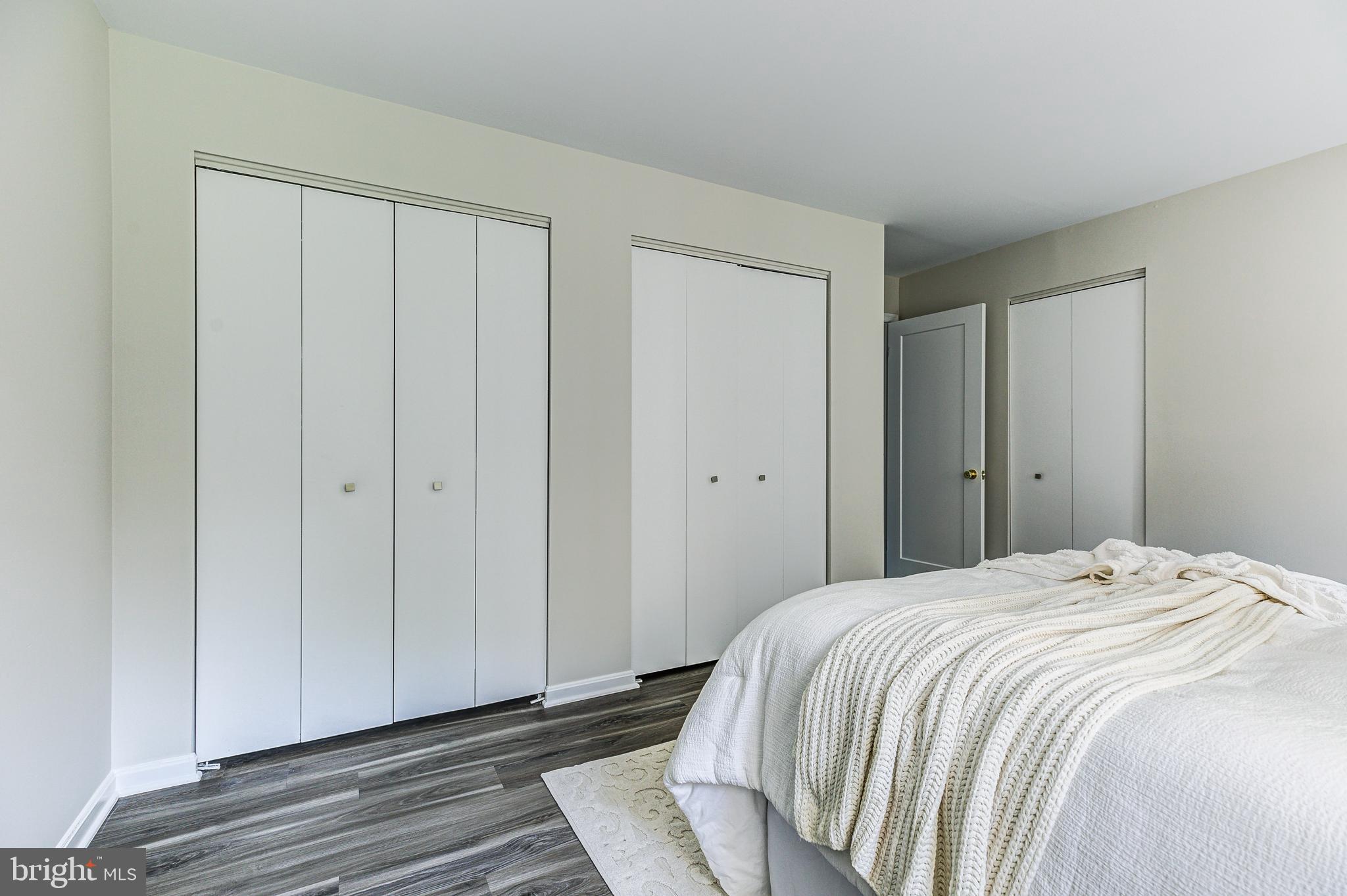 CROMWELL FOUNTAIN - Residential