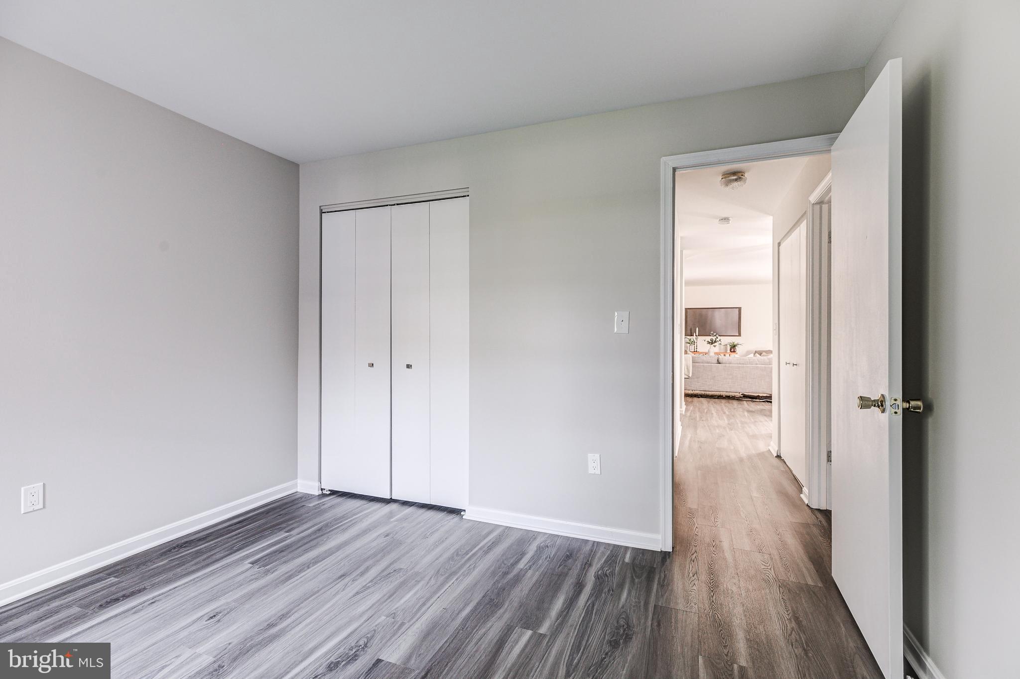 CROMWELL FOUNTAIN - Residential