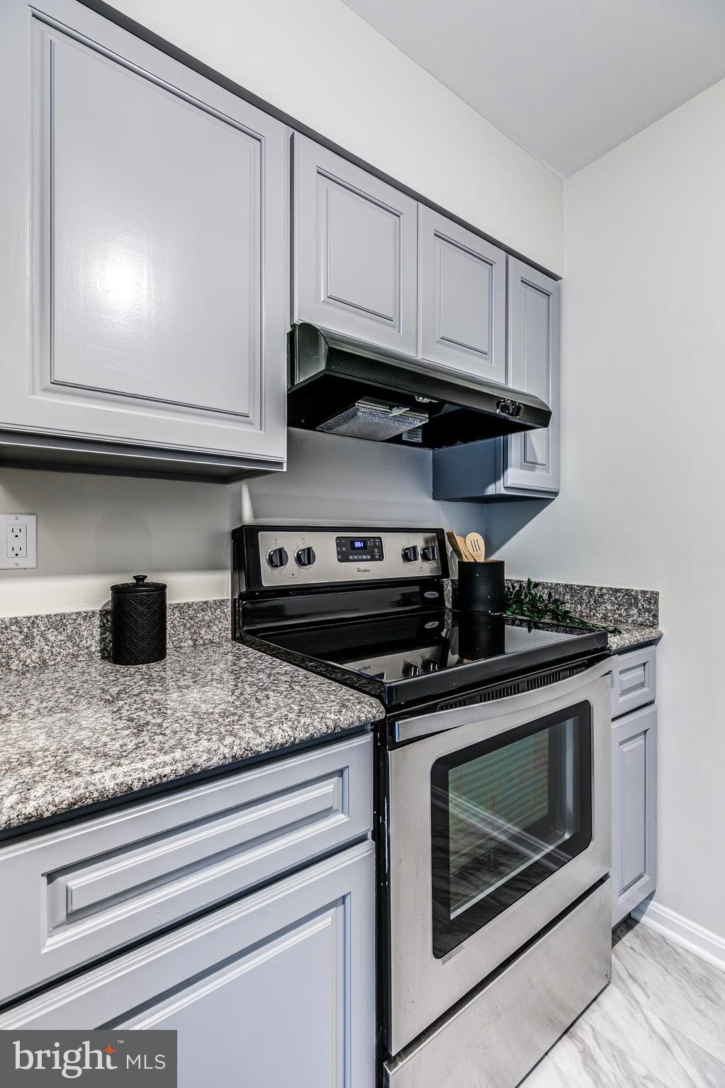 CROMWELL FOUNTAIN - Residential