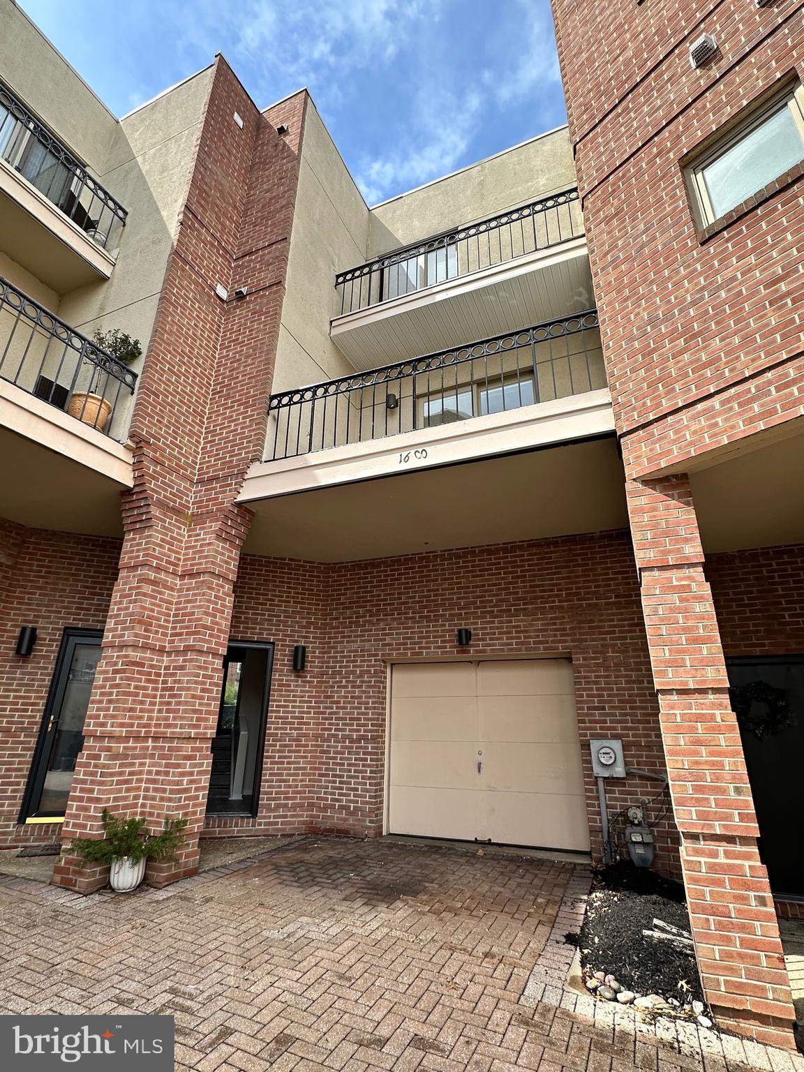 TROLLEY SQUARE - Residential