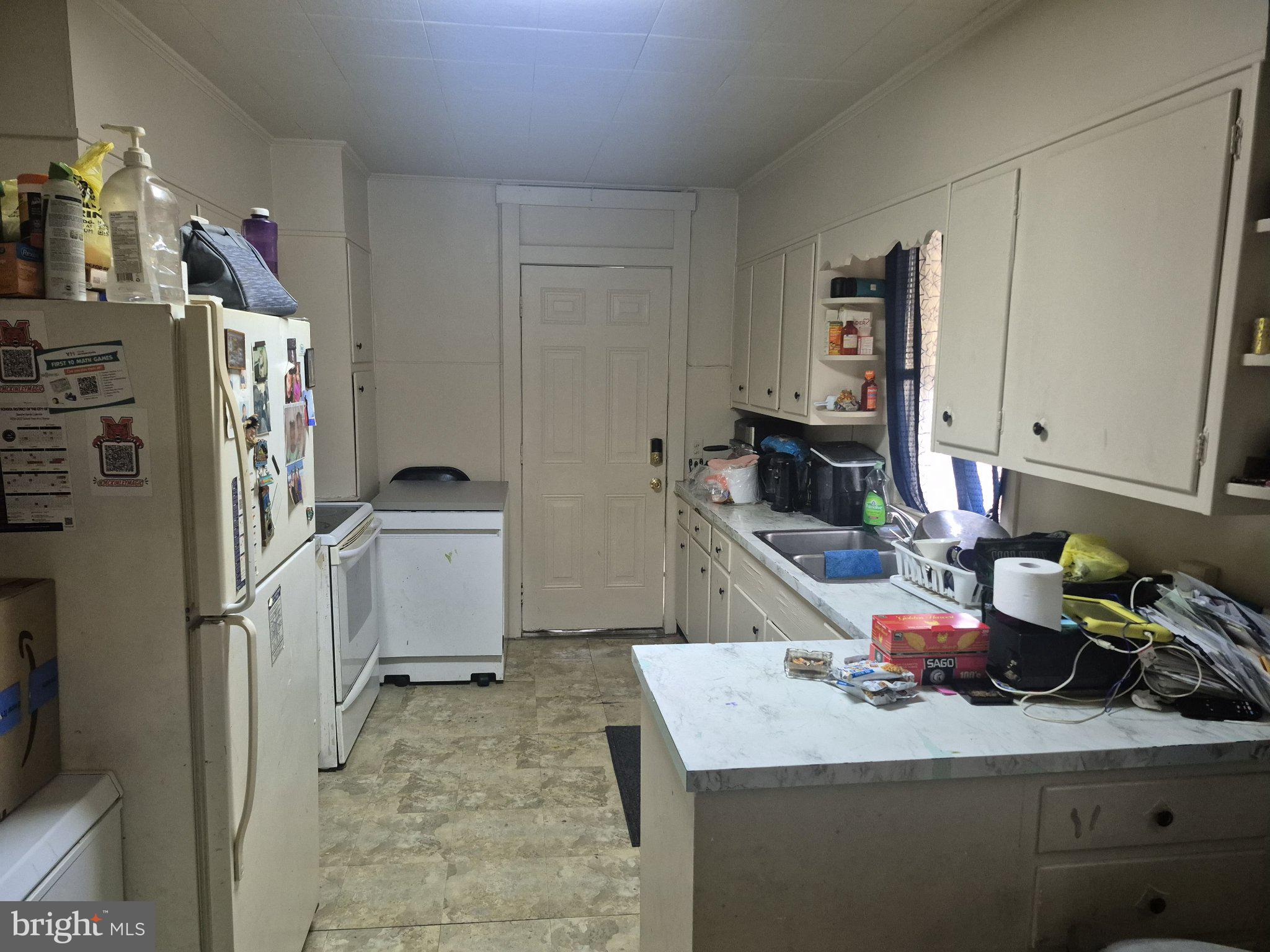633 MANOR STREET