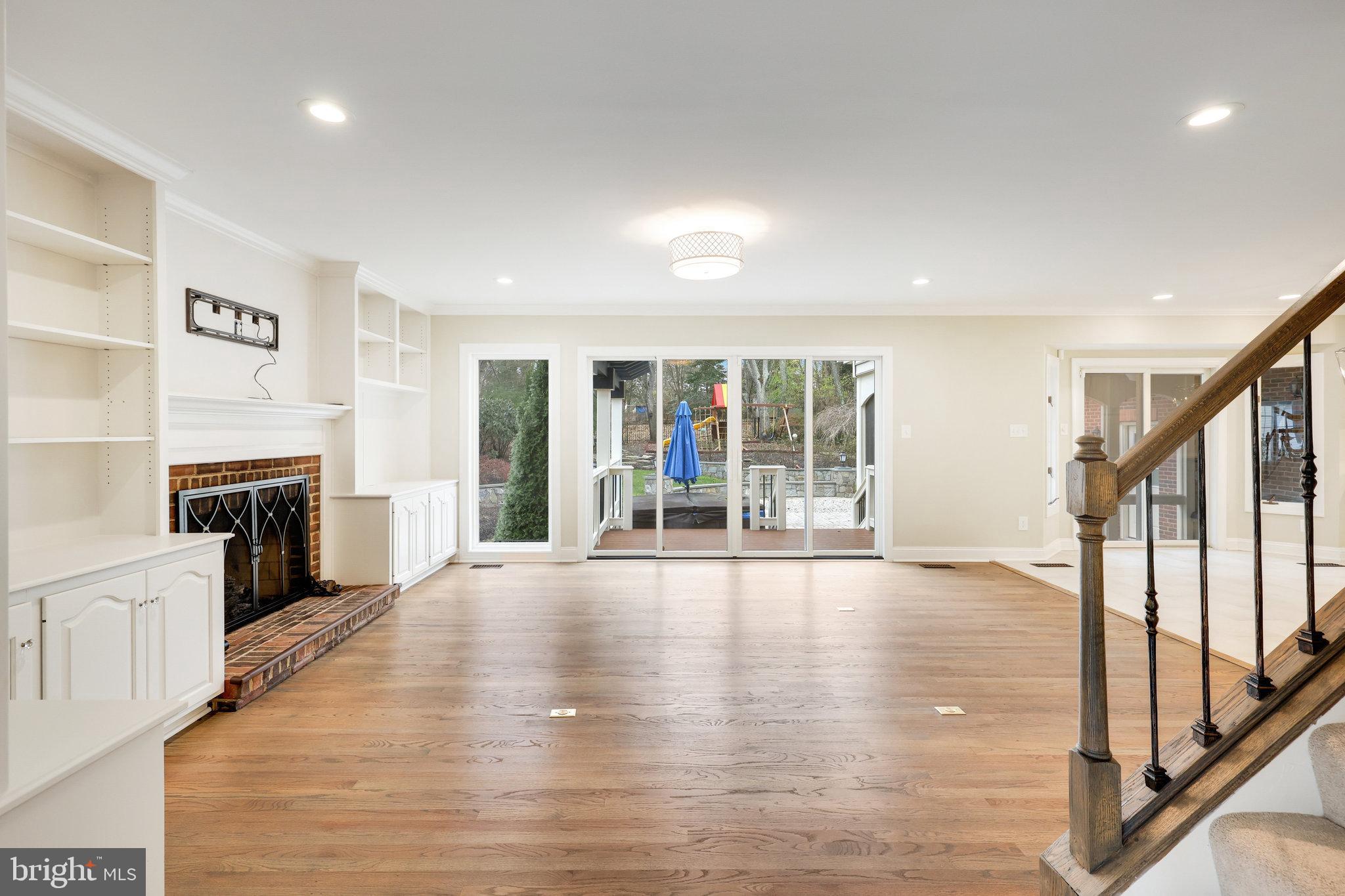 SPRING LAKE - Residential