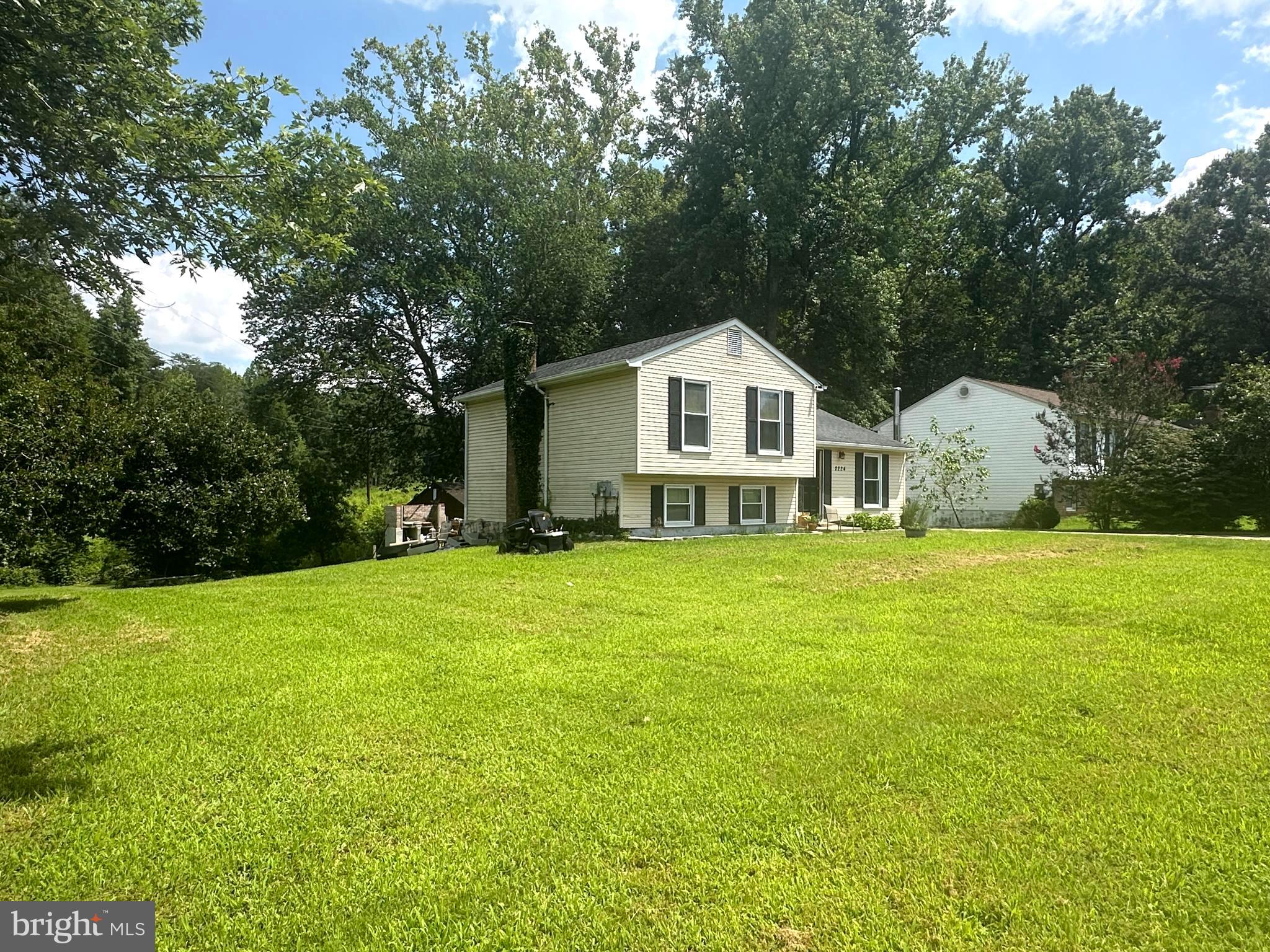 2224 BRIDLE PATH DRIVE