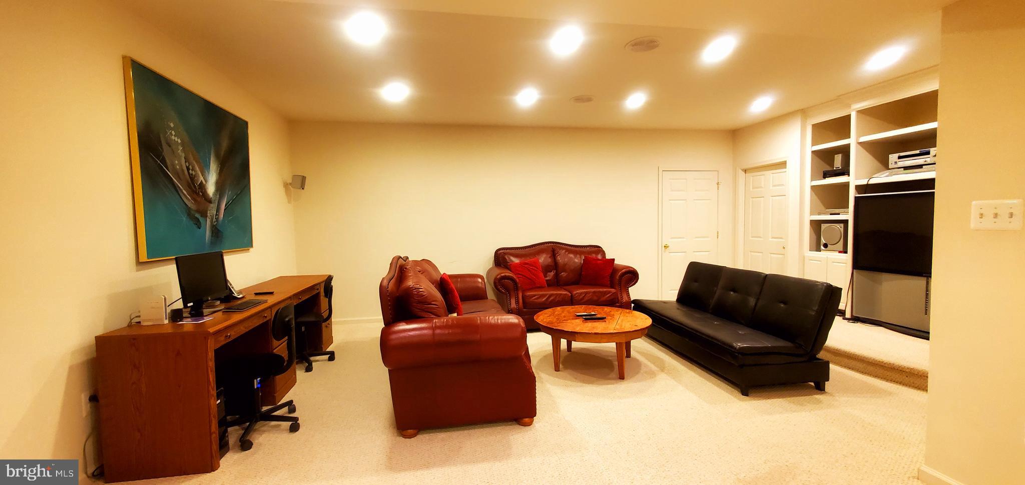 NORTH POTOMAC - Residential