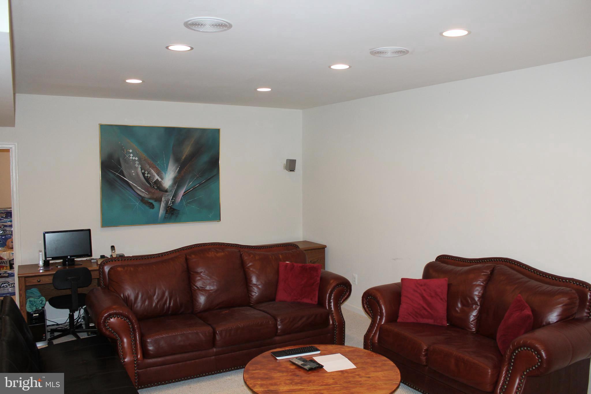 NORTH POTOMAC - Residential