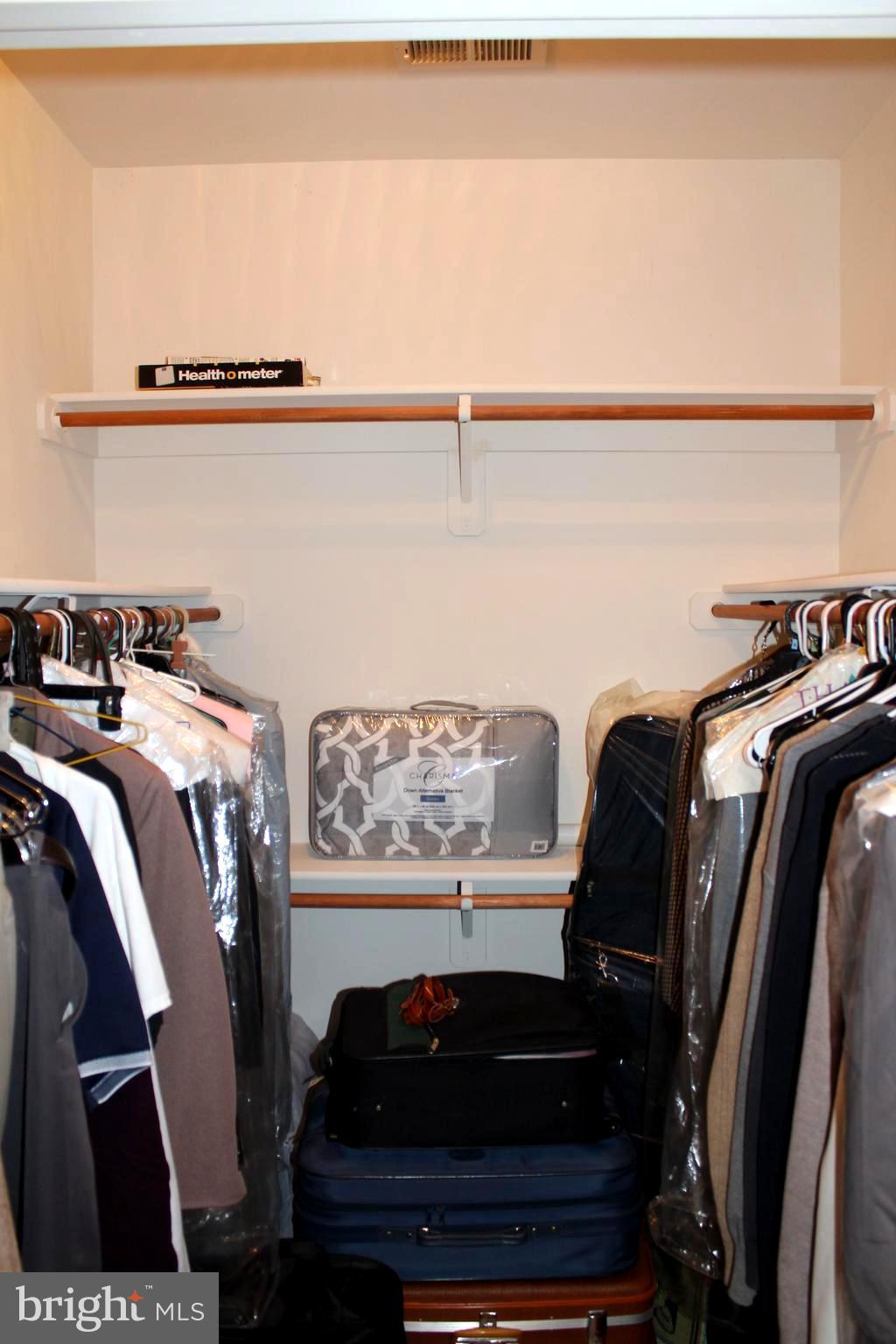 NORTH POTOMAC - Residential