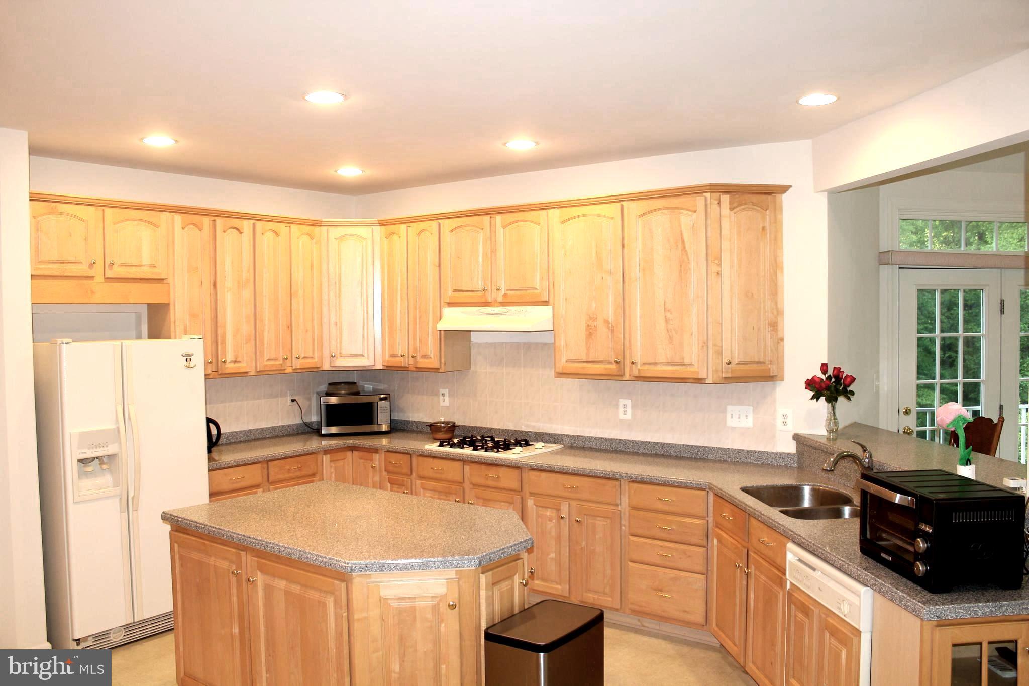 NORTH POTOMAC - Residential