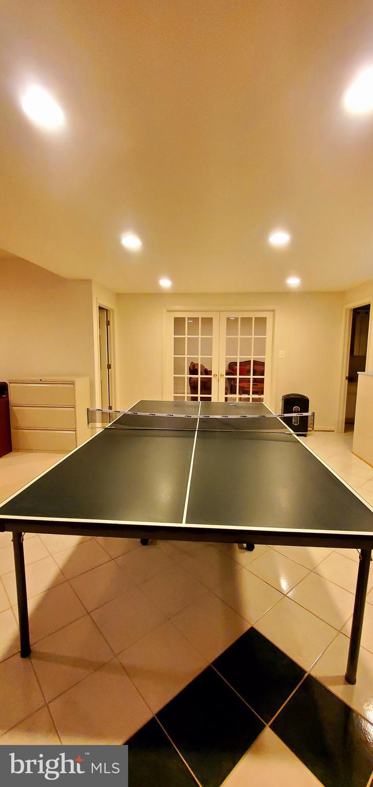 NORTH POTOMAC - Residential