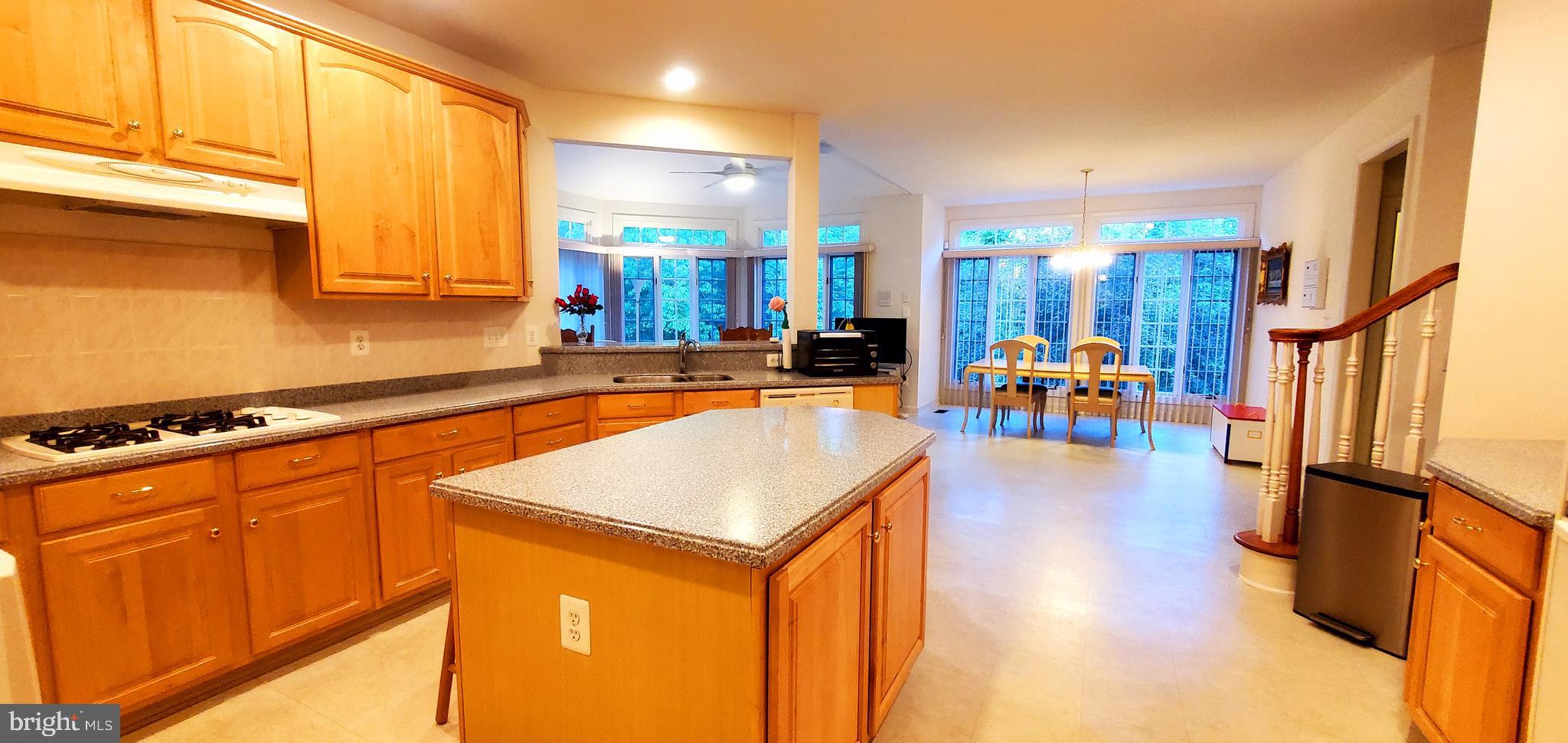 NORTH POTOMAC - Residential