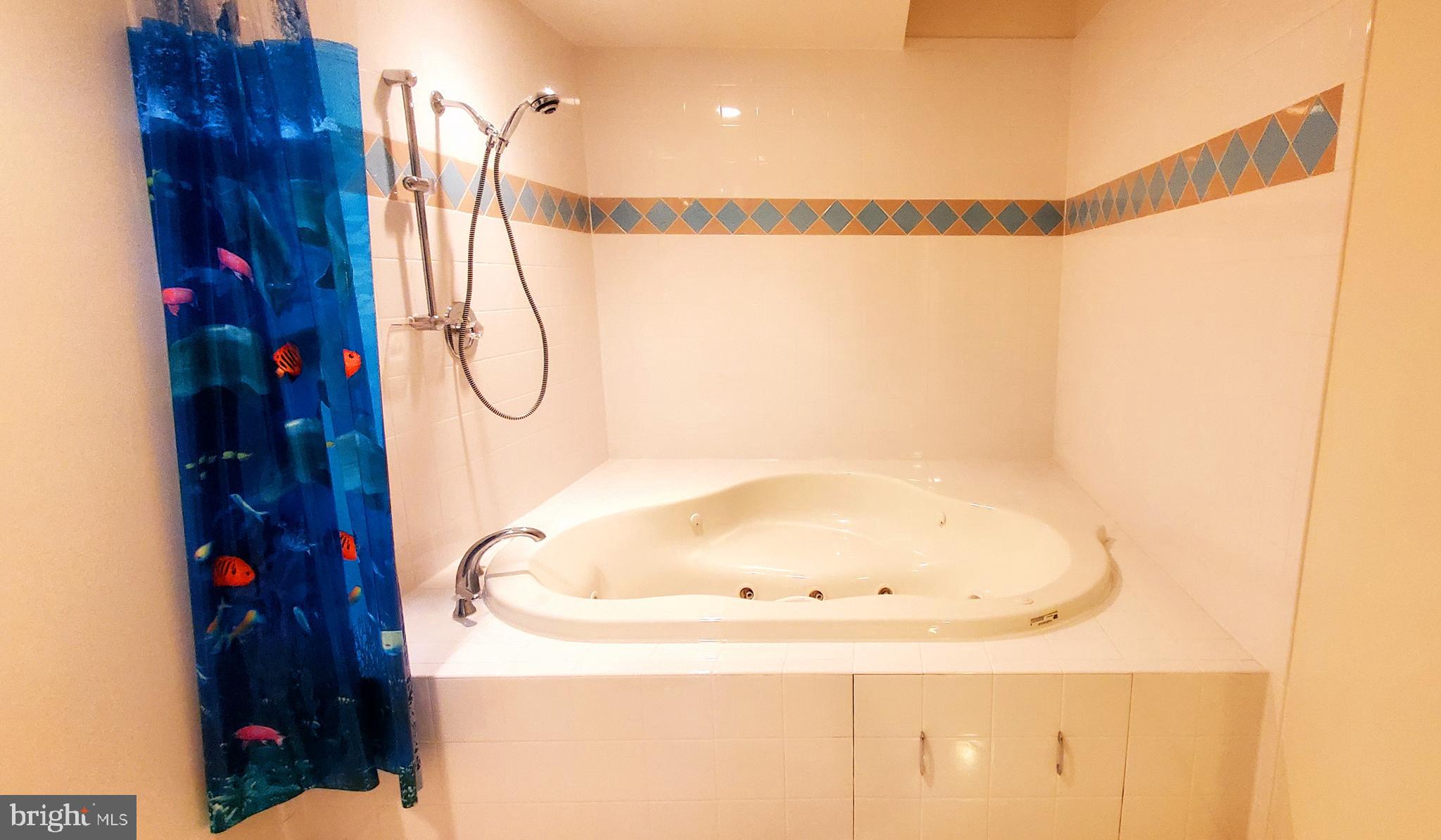 NORTH POTOMAC - Residential