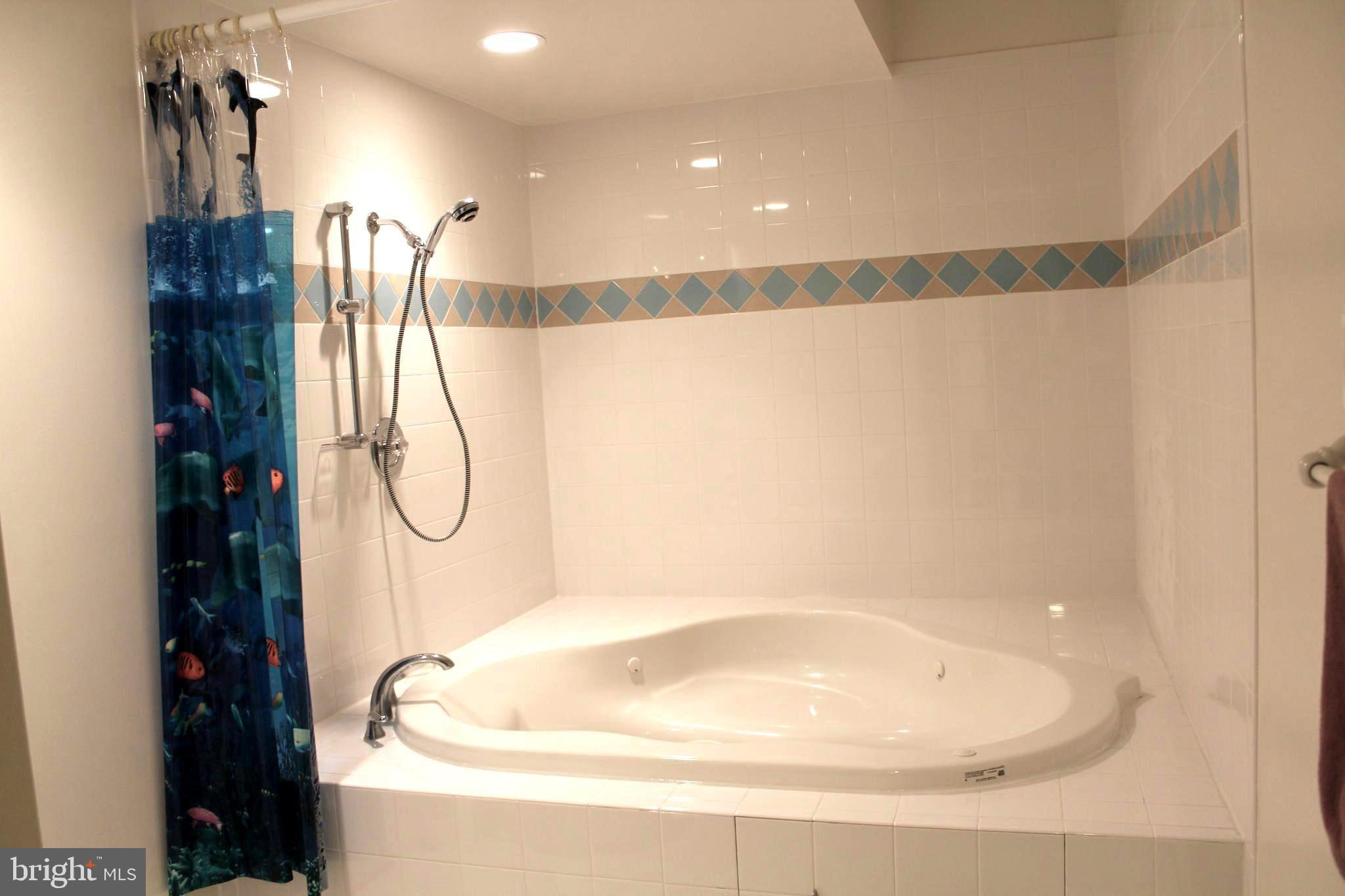 NORTH POTOMAC - Residential