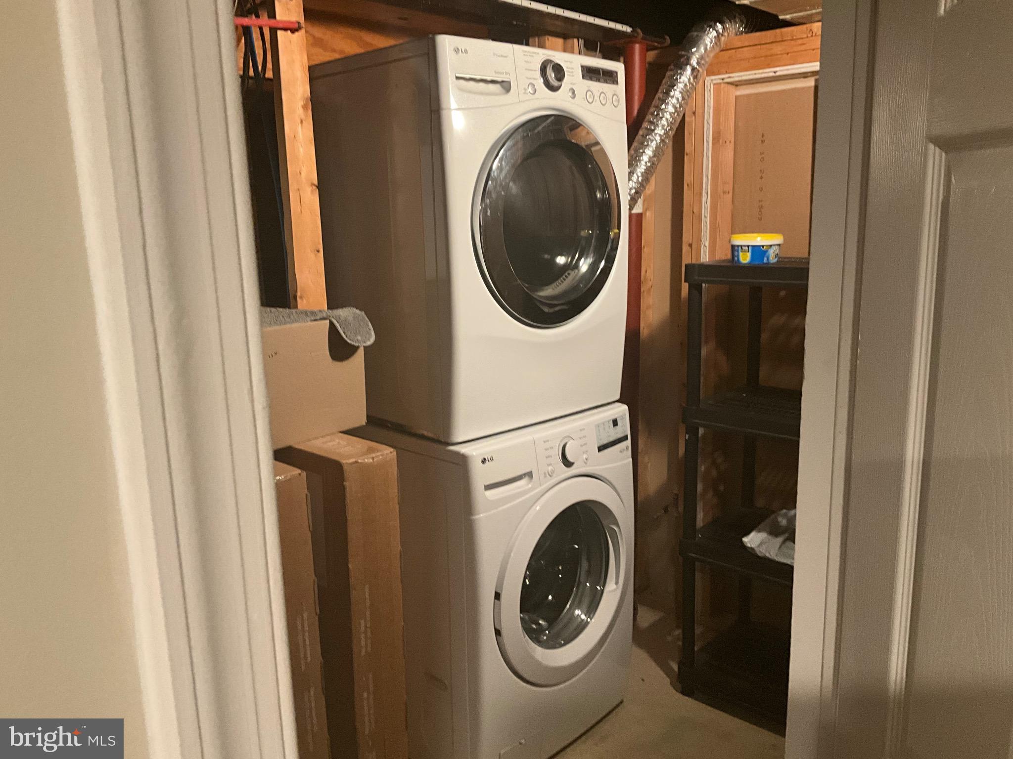 CLINTON VIEW - Residential Lease